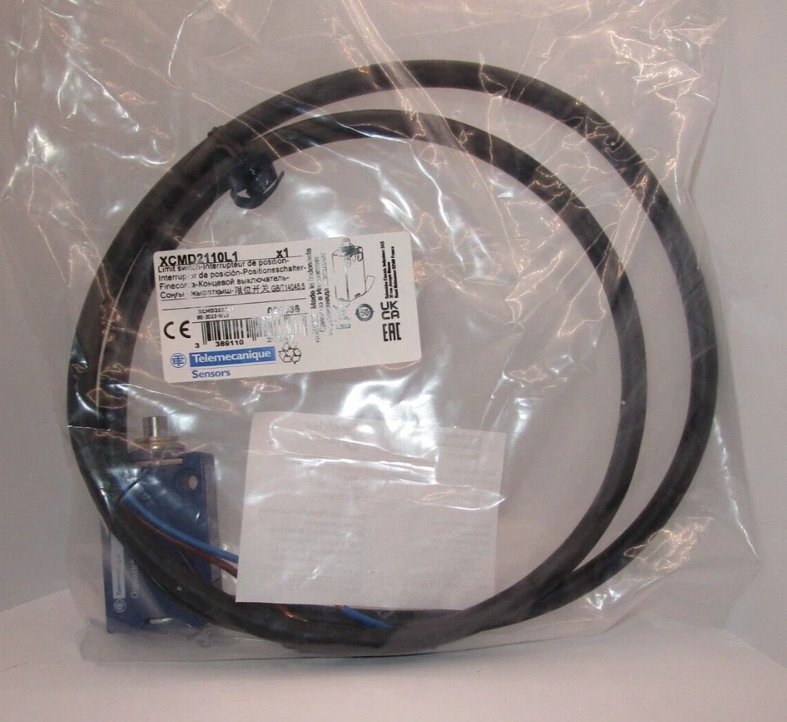 XCMD2110L1 = ZCMD21 + ZCE10 + ZCMC21L1 travel switch
XCMD2110L1 = ZCMD21 + ZCE10 + ZCMC21L1 travel switch