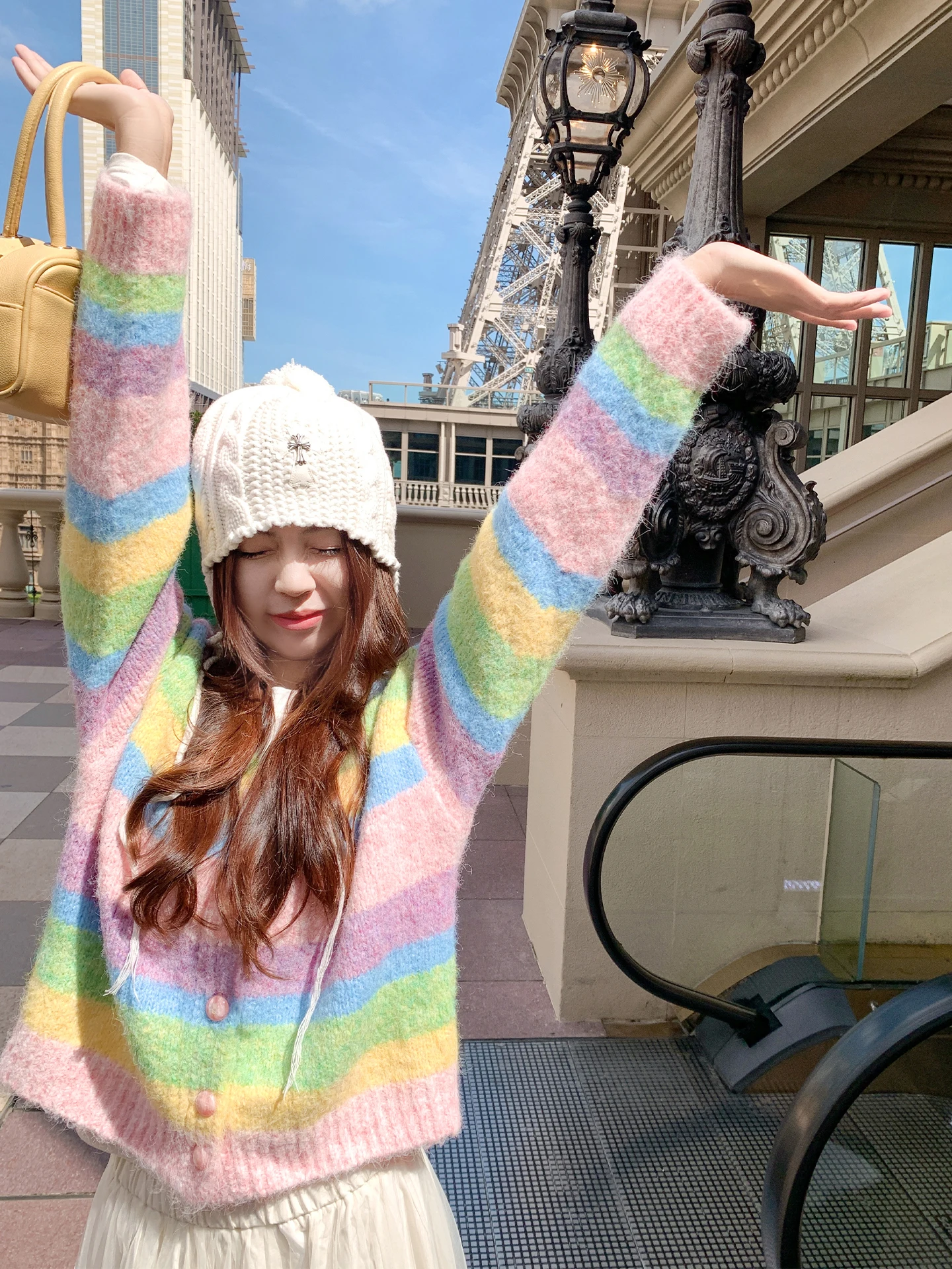 Zeng Xiao Salt Korean Sle Striped Knit Sweater Coat Women's Autumn Winter Lazy Soft Warm Open Cardigan Top V-ne Long Sve
Zeng Xiao Salt Korean Sle Striped Knit Sweater Coat Women's Autumn Winter Lazy Soft Warm Open Cardigan Top V-ne Long Sve