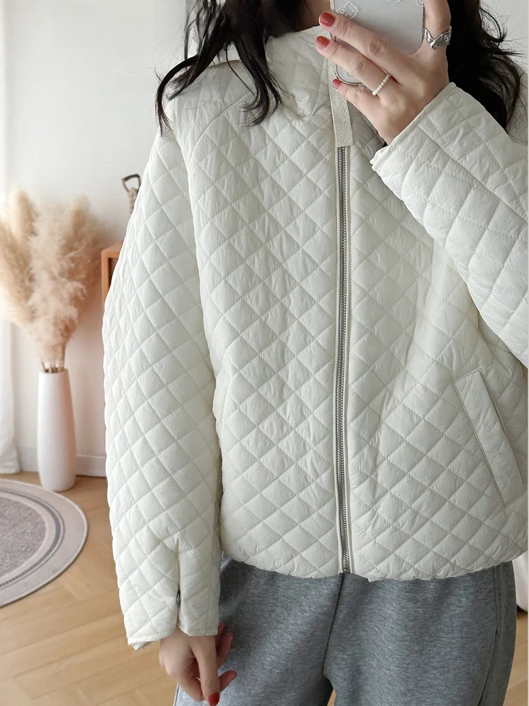 Ah Bing Bin Lightweight Quilted White Du down Jaet with Hood Loose Casual ort Korean Sle Coat Diamond Pattern
Ah Bing Bin Lightweight Quilted White Du down Jaet with Hood Loose Casual ort Korean Sle Coat Diamond Pattern