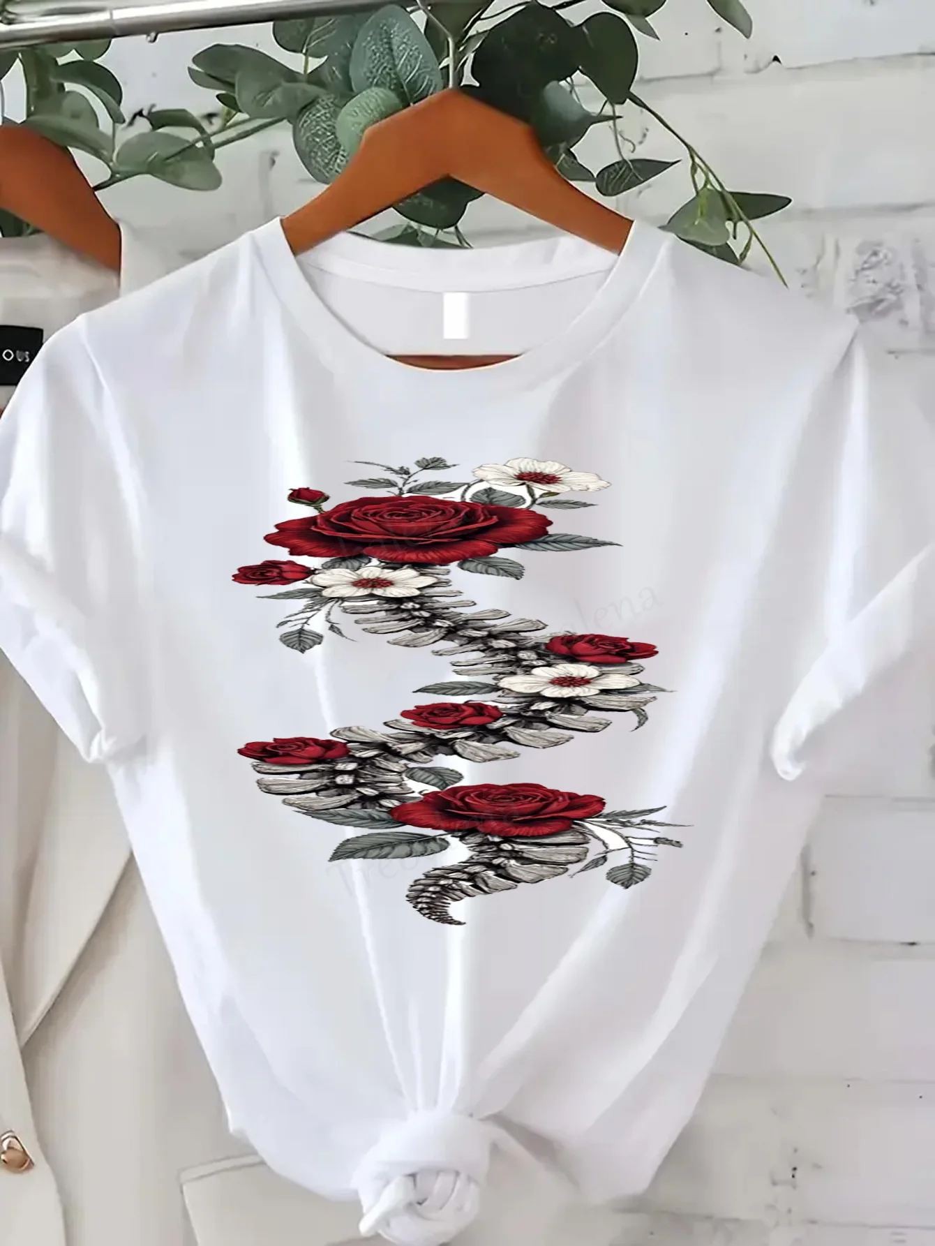 Plus Size Round Neck T-shirt Floral Rose Print Loose Fit Women's Plus Size T-Shirt Summer Casual Top 
Plus Size Round Neck T-shirt Floral Rose Print Loose Fit Women's Plus Size T-Shirt Summer Casual Top