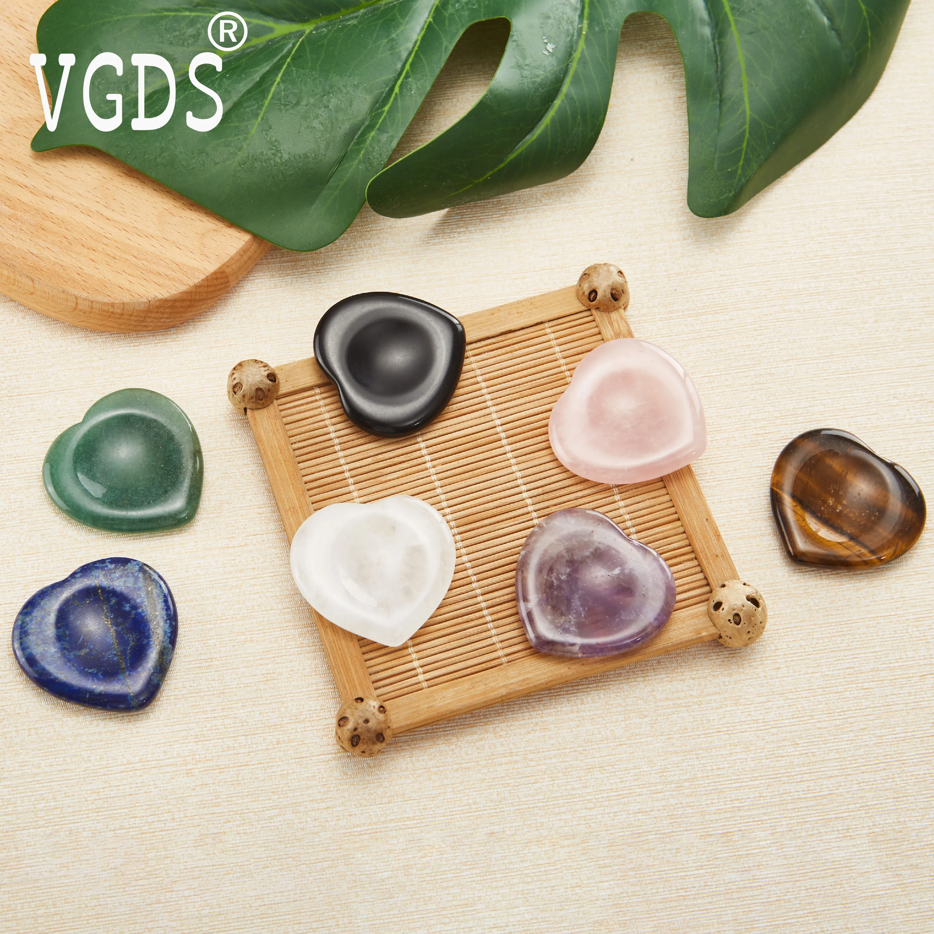 Natural gemstone heart-shaped massage pad high-quality polished stone energy and spiritual crystal suitable as a gift for massag
Natural gemstone heart-shaped massage pad high-quality polished stone energy and spiritual crystal suitable as a gift for massag