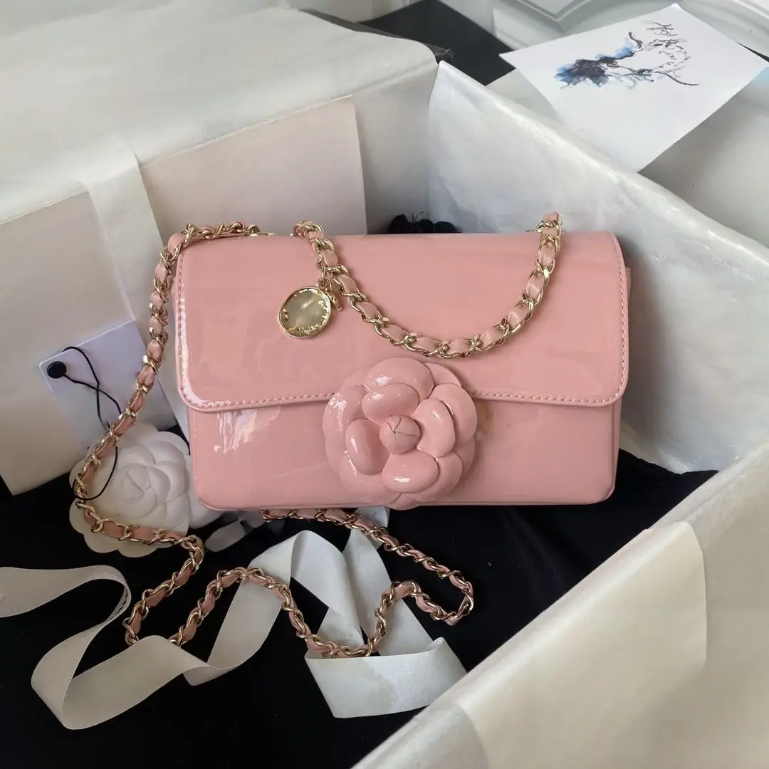high-end love bag, fashionable box bag, niche design, stylish bag, textured single shoulder crossbody bag
high-end love bag, fashionable box bag, niche design, stylish bag, textured single shoulder crossbody bag