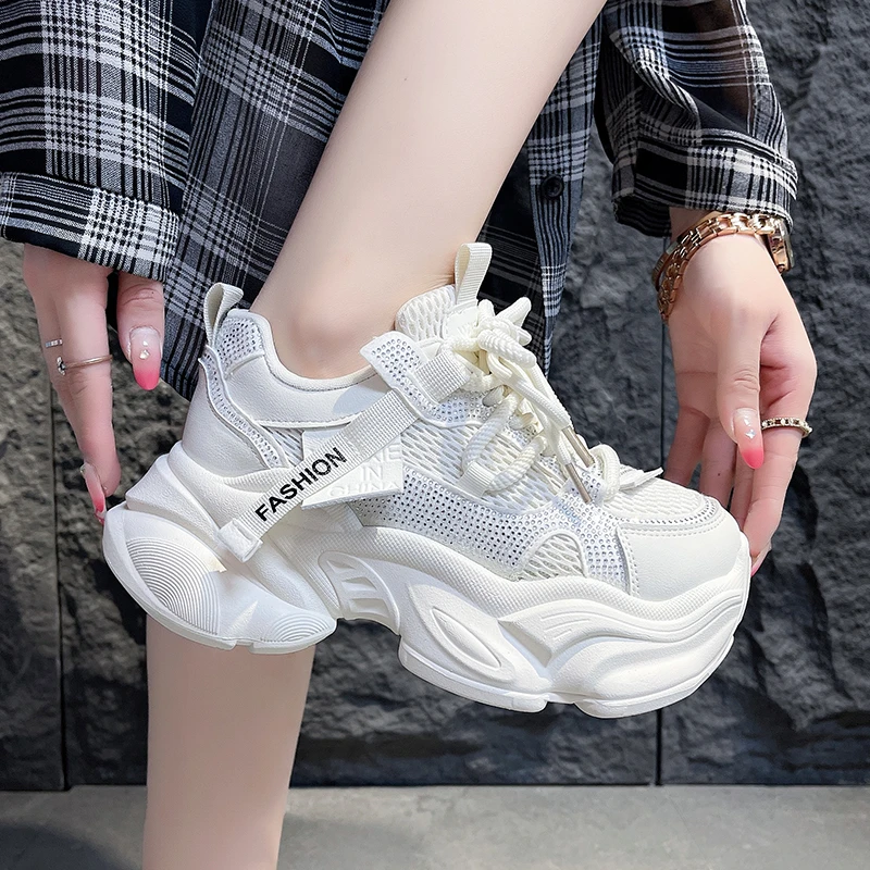 Женские спортивные и повседневные туфли на толстой подошве с круглым носком, на шнуровке, разноцветные, стильные, универсальные, удобные, нескользящие, дышащие
Женские спортивные и повседневные туфли на толстой подошве с круглым носком, на шнуровке, разноцветные, стильные, универсальные, удобные, нескользящие, дышащие