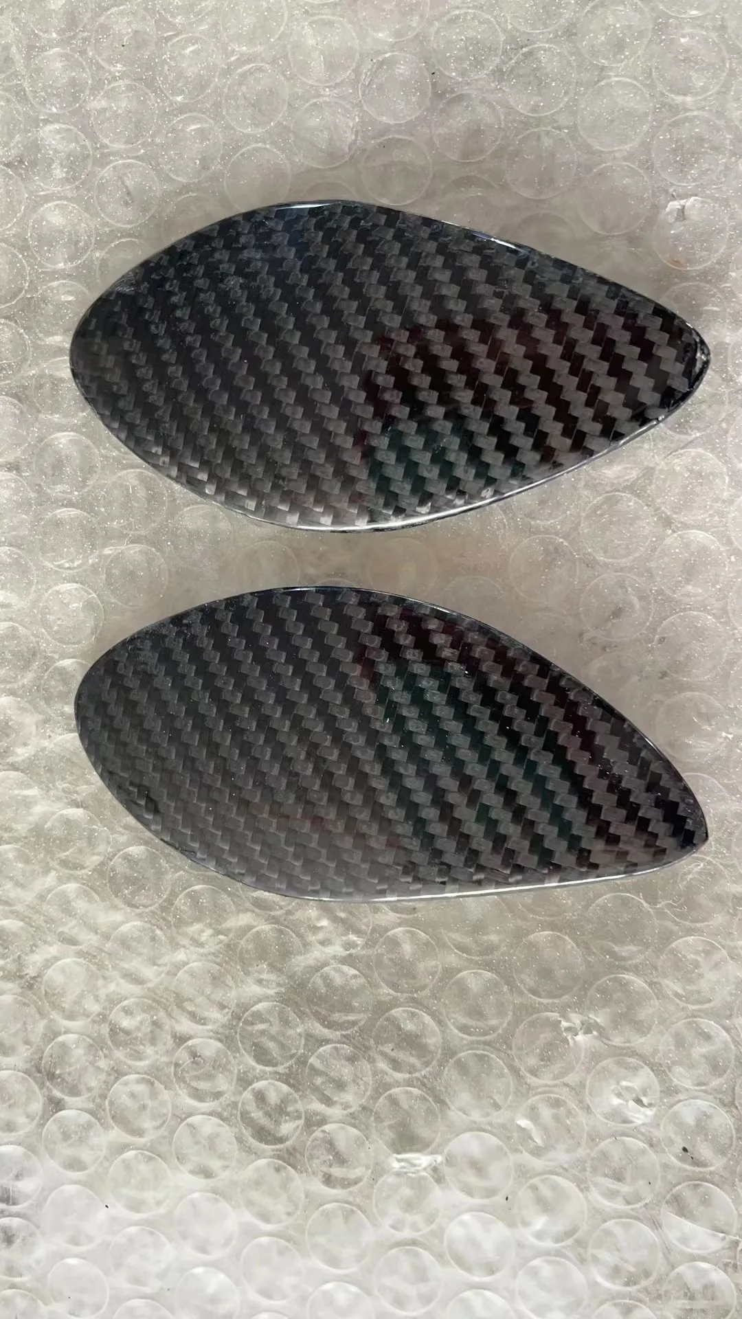 Skyline R34 GTR OEM Наконечники заднего спойлера из углеродного волокна CF
Skyline R34 GTR OEM Наконечники заднего спойлера из углеродного волокна CF