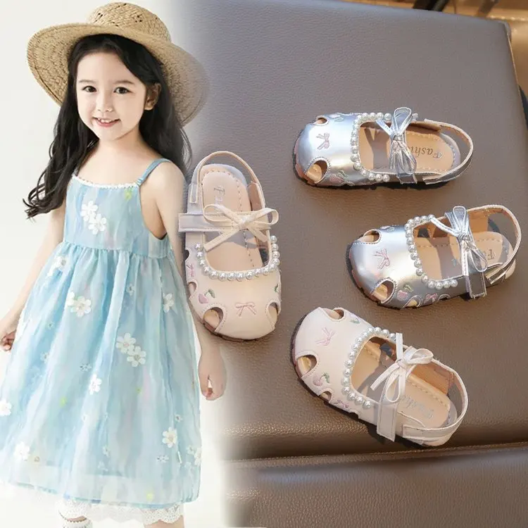 Summer Baby Girl Sandals Cut-Outs Beading Princess Shoes Embroidery Children Sandals Anti Slip Soft Sole Toddler Kids Beach Shoe
Summer Baby Girl Sandals Cut-Outs Beading Princess Shoes Embroidery Children Sandals Anti Slip Soft Sole Toddler Kids Beach Shoe