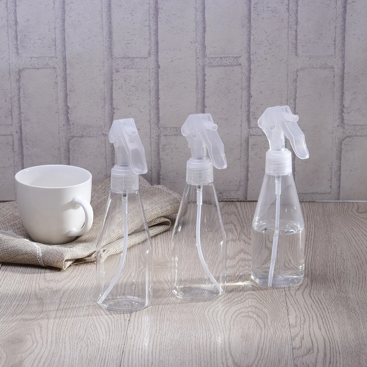 3Pcs Safe Odorless Spray Bottles Plastic Leak-Proof Sprayers for Garden Plants Home Cleaning Moisturizing Use
3Pcs Safe Odorless Spray Bottles Plastic Leak-Proof Sprayers for Garden Plants Home Cleaning Moisturizing Use