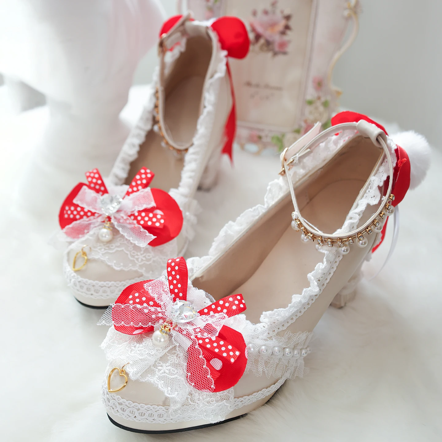 Одиночные туфли с бантом в горошек и кроликом в стиле Лолиты для девочек, волшебное зеркало, оригинальный дизайн, милые туфли Luo на толстом каблуке с круглой головкой, туфли на высоком каблуке
Одиночные туфли с бантом в горошек и кроликом в стиле Лолиты для девочек, волшебное зеркало, оригинальный дизайн, милые туфли Luo на толстом каблуке с круглой головкой, туфли на высоком каблуке