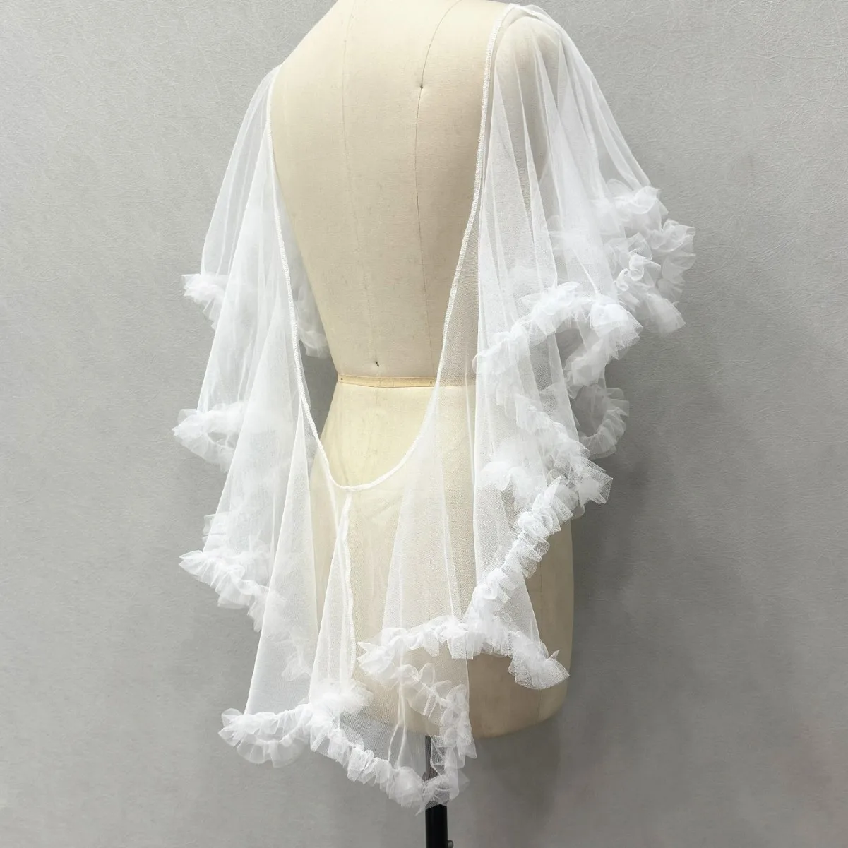 Women's Fashion White Black Thin Mesh Pashmina Female Party Performance Show Shawl Cloak Collar R2555
Women's Fashion White Black Thin Mesh Pashmina Female Party Performance Show Shawl Cloak Collar R2555