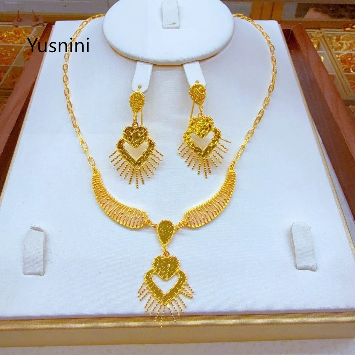 New Dubai Fashion High end 24K Gold Plated Necklace Earrings Exquisite Party Engagement Party Jewelry Set for Lovers 7777
New Dubai Fashion High end 24K Gold Plated Necklace Earrings Exquisite Party Engagement Party Jewelry Set for Lovers 7777