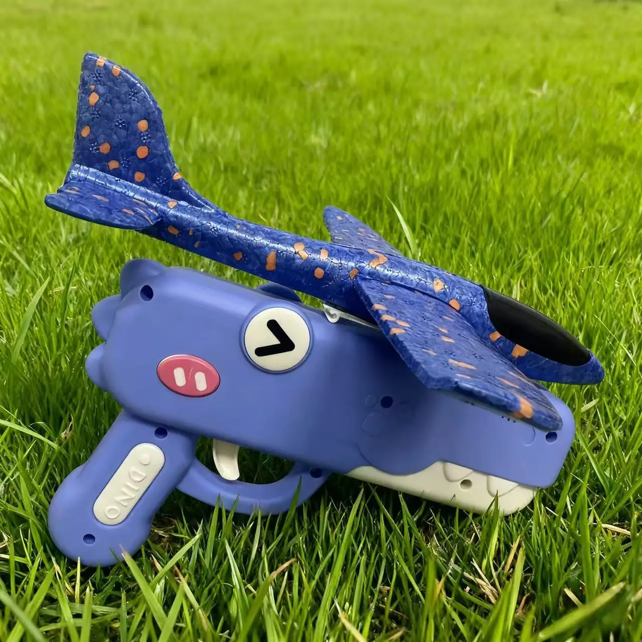 Dumb Dinosaur Ejection foam Aircraft Toys Gun One click Launch Three colors of indoor and outdoor aircraft guns can be selected
Dumb Dinosaur Ejection foam Aircraft Toys Gun One click Launch Three colors of indoor and outdoor aircraft guns can be selected