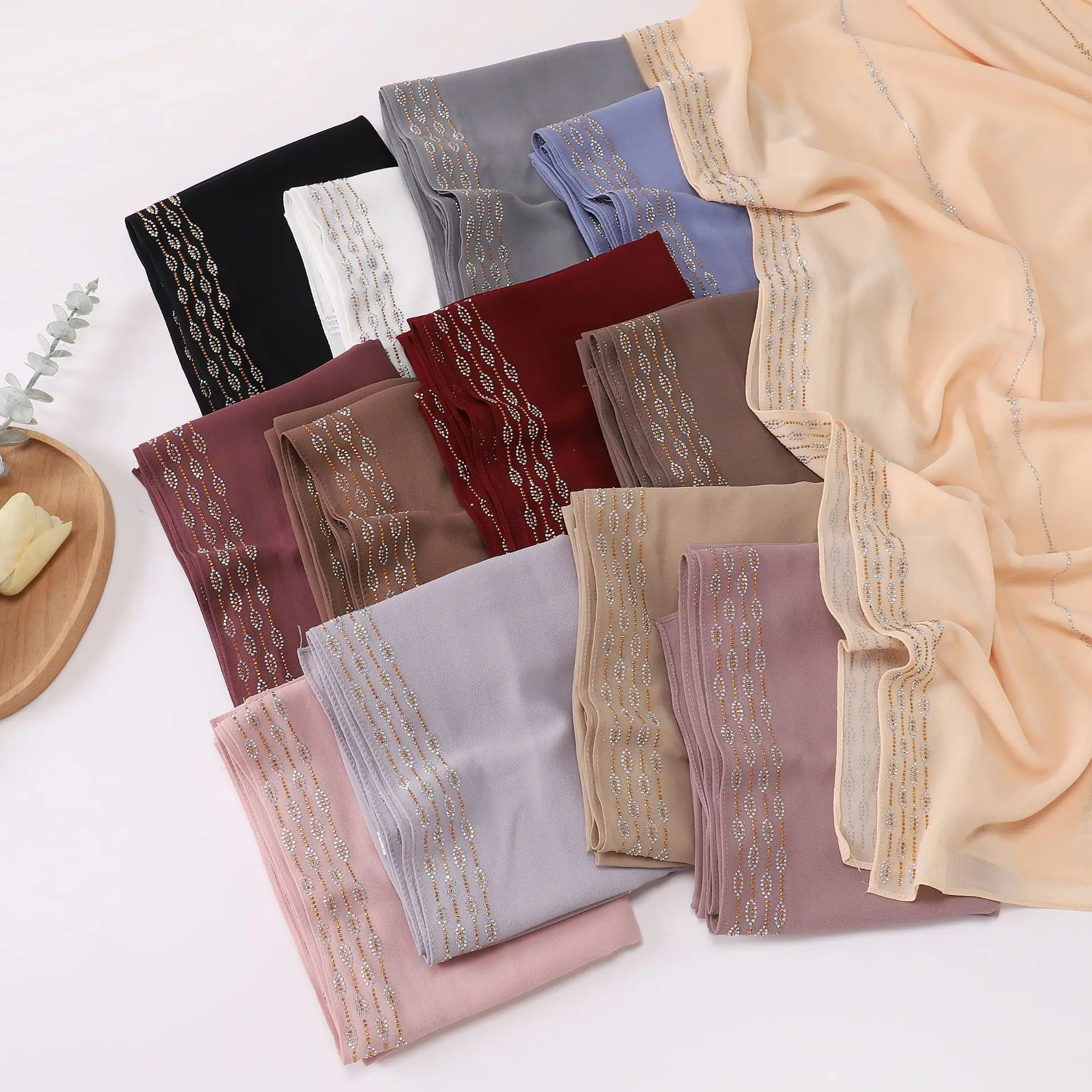 New Muslim Women Hijab Chiffon Long Scarf Diamonds Headscarf Shawls Wrap Turban Bandanas Headband Bufanda Foulard Turbante Mujer
New Muslim Women Hijab Chiffon Long Scarf Diamonds Headscarf Shawls Wrap Turban Bandanas Headband Bufanda Foulard Turbante Mujer