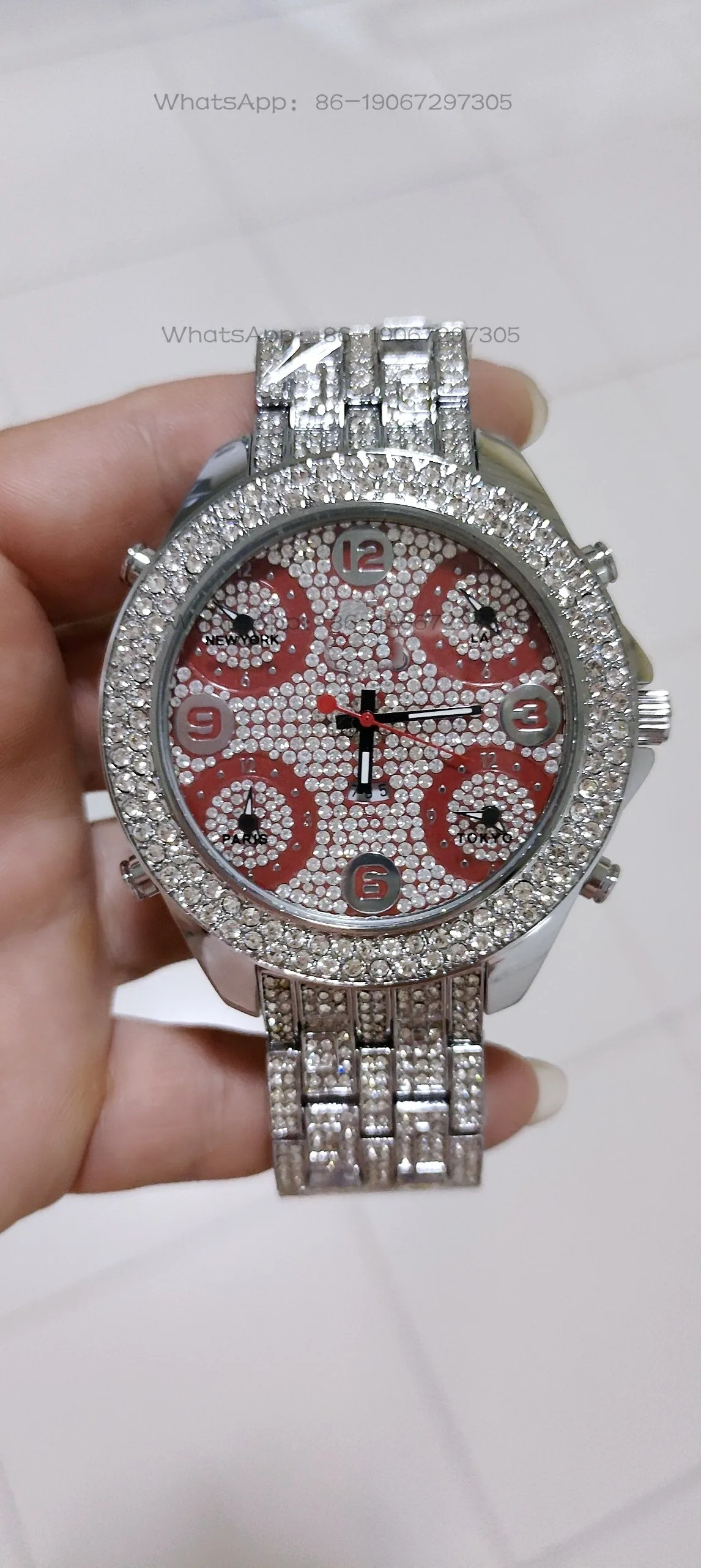 Large Plate Quartz Gypsy Multi-time Zone Map Couple High-end Rhinestone Steel Belt Watch
Large Plate Quartz Gypsy Multi-time Zone Map Couple High-end Rhinestone Steel Belt Watch