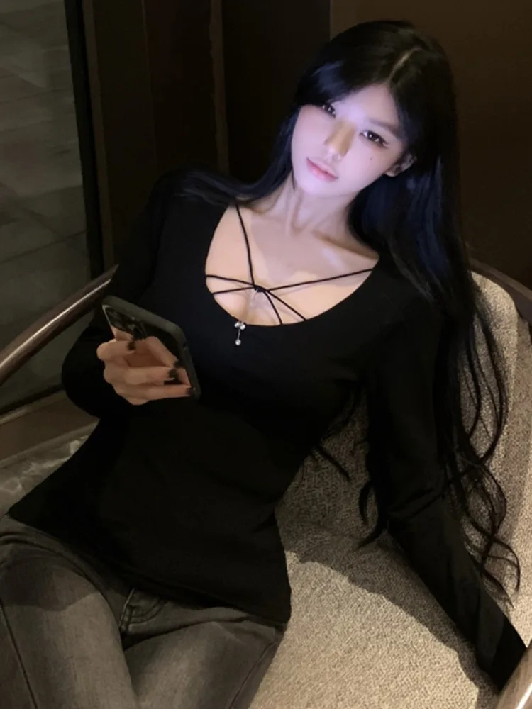 Elegant Hollow out Pendant Design Black Elastic Slim Fit Autumn Winter Base Shirt Sexy Top Women's Fashion Commute Style
Elegant Hollow out Pendant Design Black Elastic Slim Fit Autumn Winter Base Shirt Sexy Top Women's Fashion Commute Style