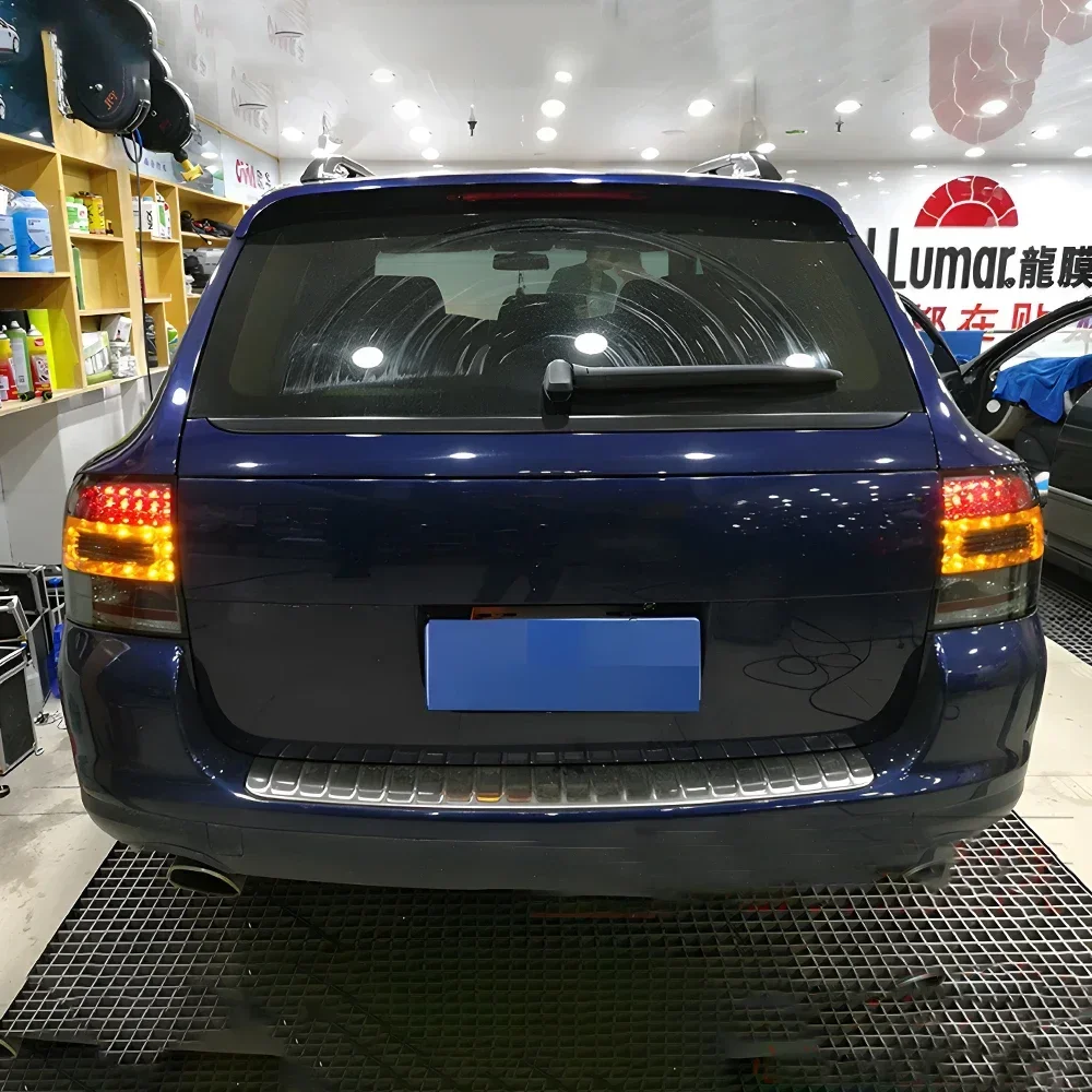 For Porsche Cayenne 955 2003-2007 Car Taillights Assembly LED Auto Rear Lamps Upgrade Highlight Flashing Taillight Accessories 
For Porsche Cayenne 955 2003-2007 Car Taillights Assembly LED Auto Rear Lamps Upgrade Highlight Flashing Taillight Accessories