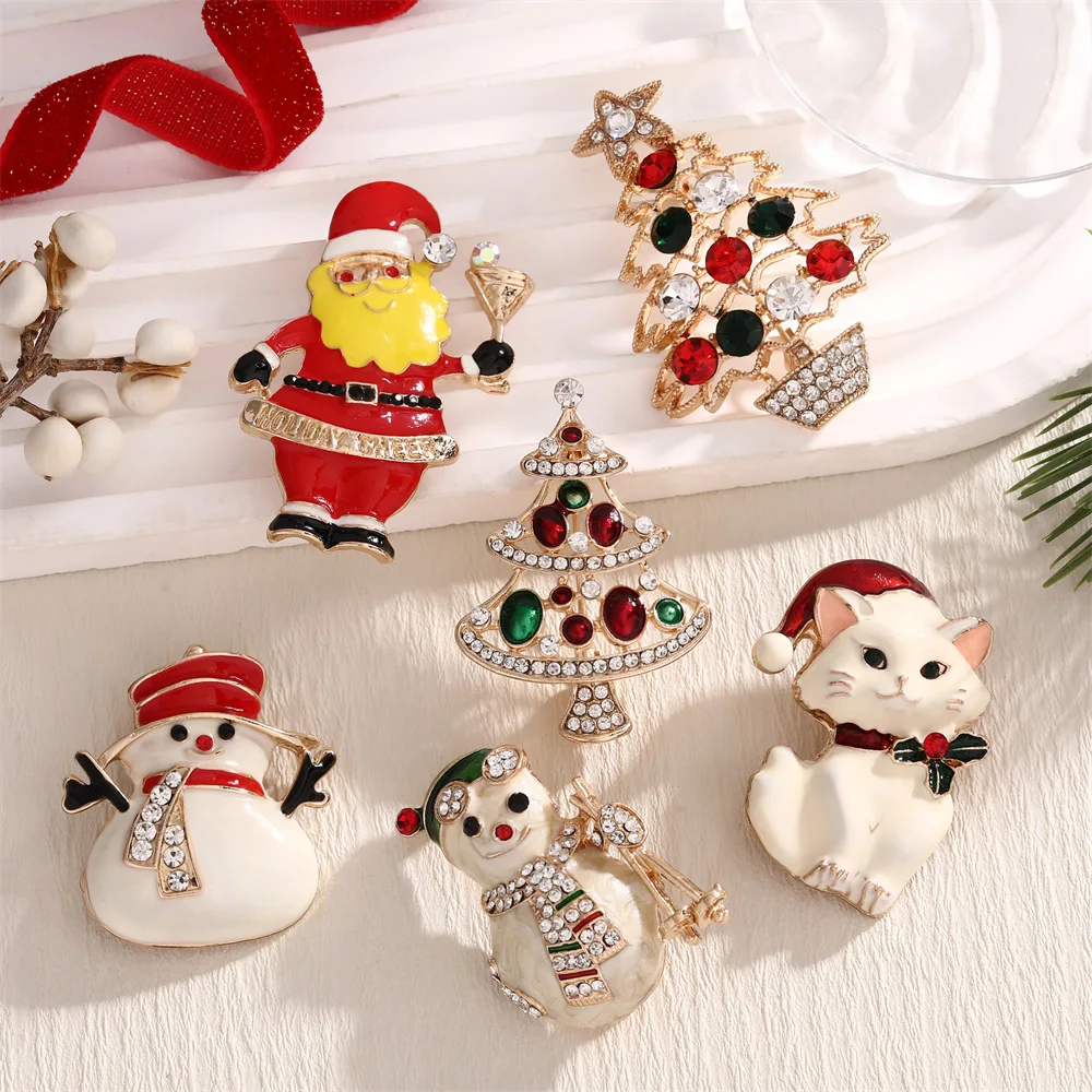 2PC set retro cute Christmas cat brooch Christmas tree Santa romantic pin set crystal ornaments wholesale
2PC set retro cute Christmas cat brooch Christmas tree Santa romantic pin set crystal ornaments wholesale