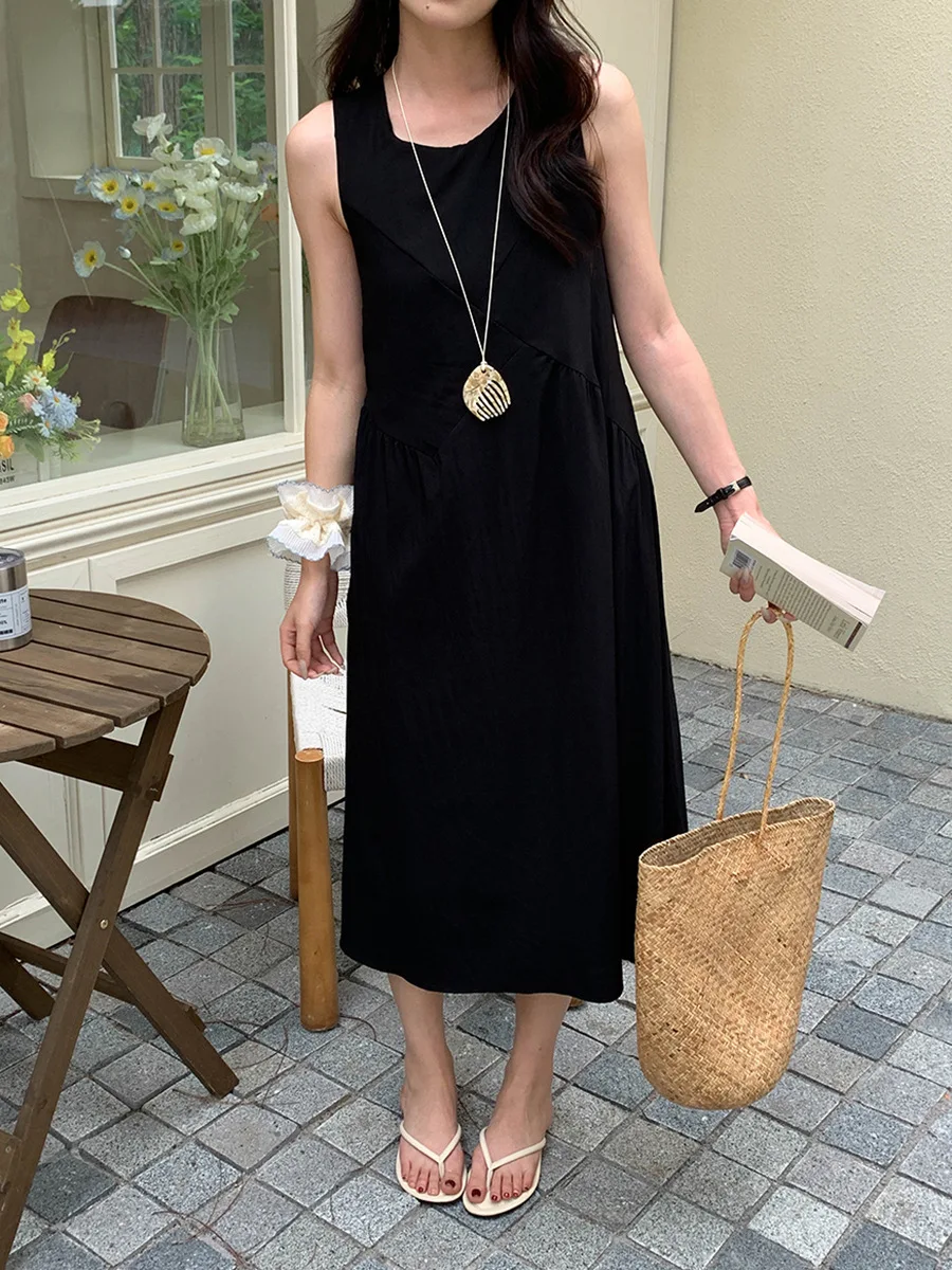 Spring and summer women's casual solid color round neck loose suspender dress
Spring and summer women's casual solid color round neck loose suspender dress