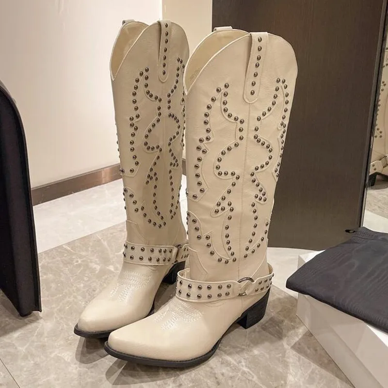 Роскошные брендовые новые ковбойские сапоги в стиле вестерн с заклепками и вышивкой для женщин, женские сапоги без шнуровки на массивном каблуке в стиле кантри, музыкальный фестиваль 
Роскошные брендовые новые ковбойские сапоги в стиле вестерн с заклепками и вышивкой для женщин, женские сапоги без шнуровки на массивном каблуке в стиле кантри, музыкальный фестиваль