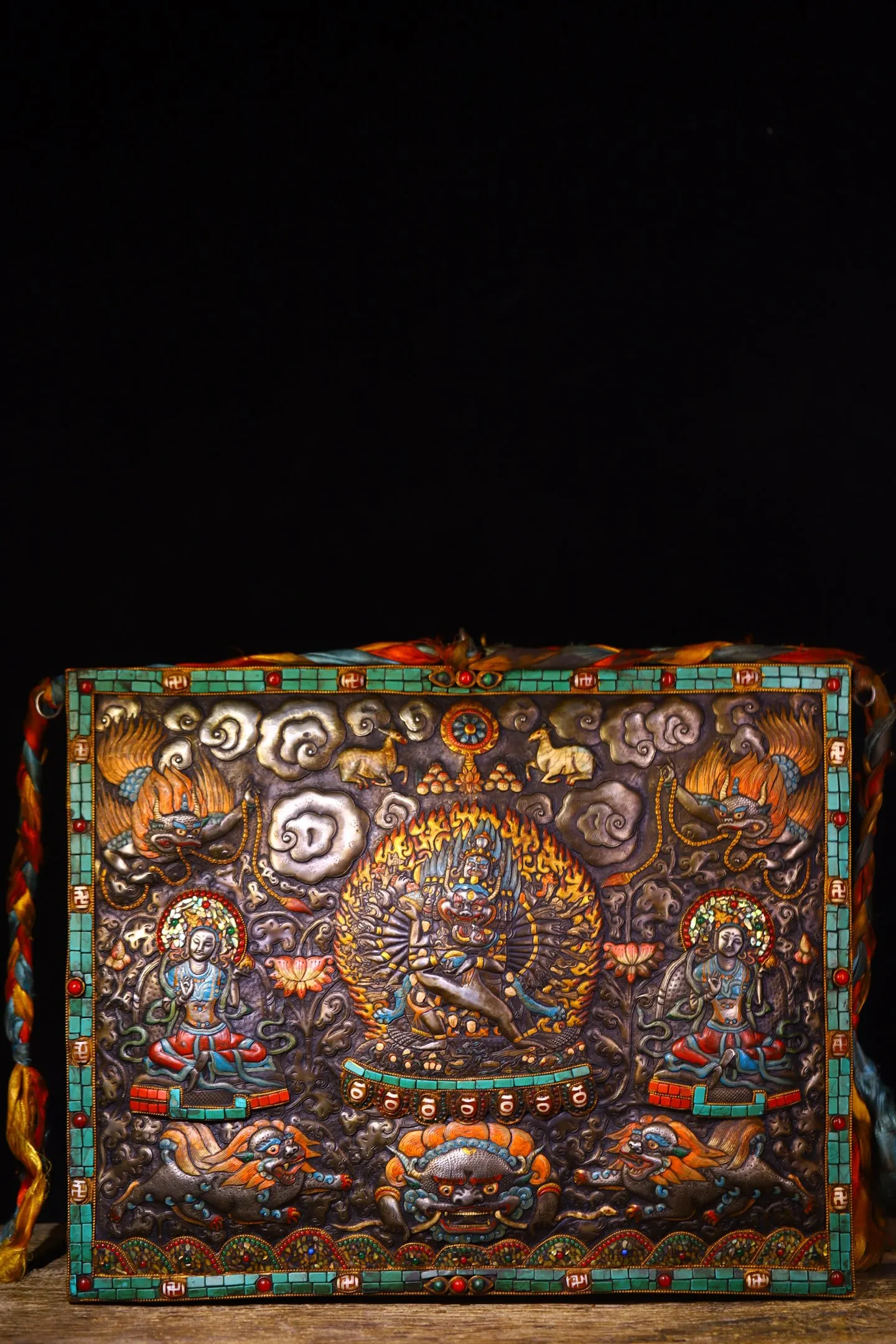 17"Tibetan Temple Collection Old Tiantie Painted Mosaic Gem gZi Beads Turquoise Yamantaka Buddha Thangka Amulet Hanging Panel
17"Tibetan Temple Collection Old Tiantie Painted Mosaic Gem gZi Beads Turquoise Yamantaka Buddha Thangka Amulet Hanging Panel