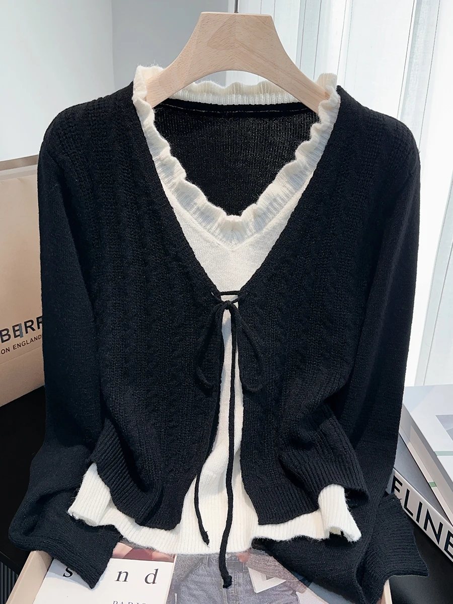 Поддельные два плиссированных свитера с v-образным вырезом на осень-зиму 2024, новый свободный высококачественный вязаный кардиган, женский модный мягкий топ
Поддельные два плиссированных свитера с v-образным вырезом на осень-зиму 2024, новый свободный высококачественный вязаный кардиган, женский модный мягкий топ