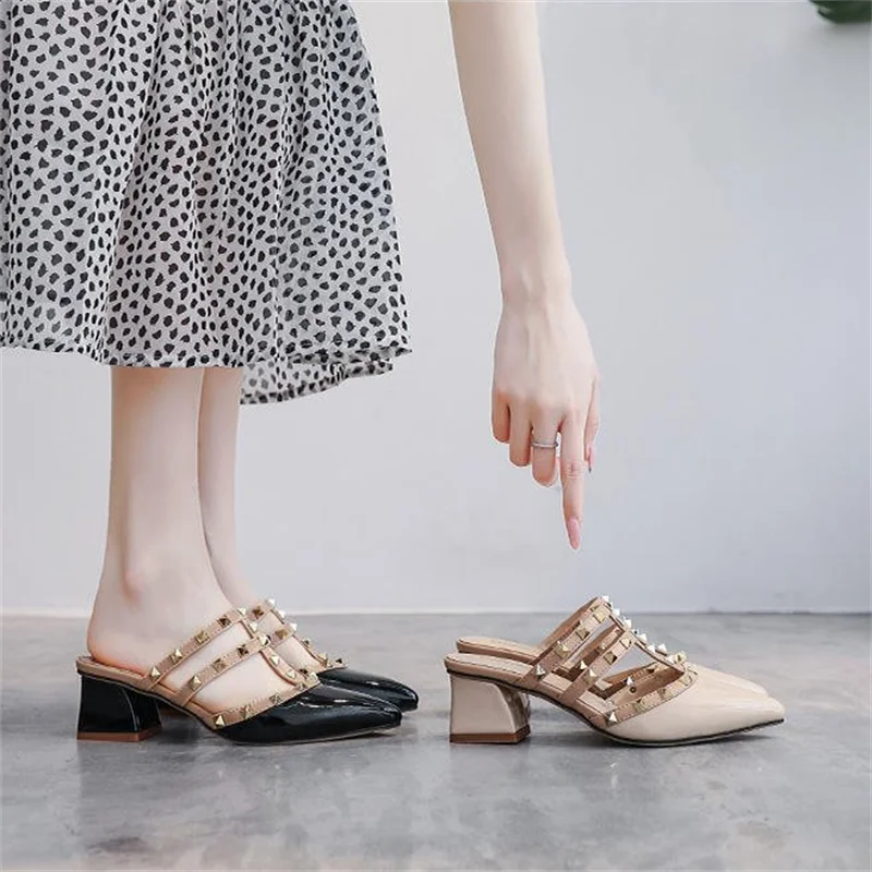 2026 Summer New Rivet Closed-Toe Mules, Block Heel Outdoor Wear, Versatile Fashion Studded Half Slides, Pointed Toe Mid Heel Wom
2026 Summer New Rivet Closed-Toe Mules, Block Heel Outdoor Wear, Versatile Fashion Studded Half Slides, Pointed Toe Mid Heel Wom