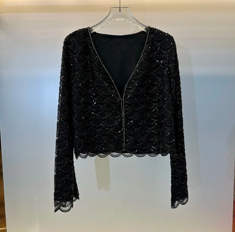 2026 Casual Luxury Fashion Trend Versatile Loose V-Neck Women's Top Heavy Industry Comfortable All-Match Style Polyester
2026 Casual Luxury Fashion Trend Versatile Loose V-Neck Women's Top Heavy Industry Comfortable All-Match Style Polyester