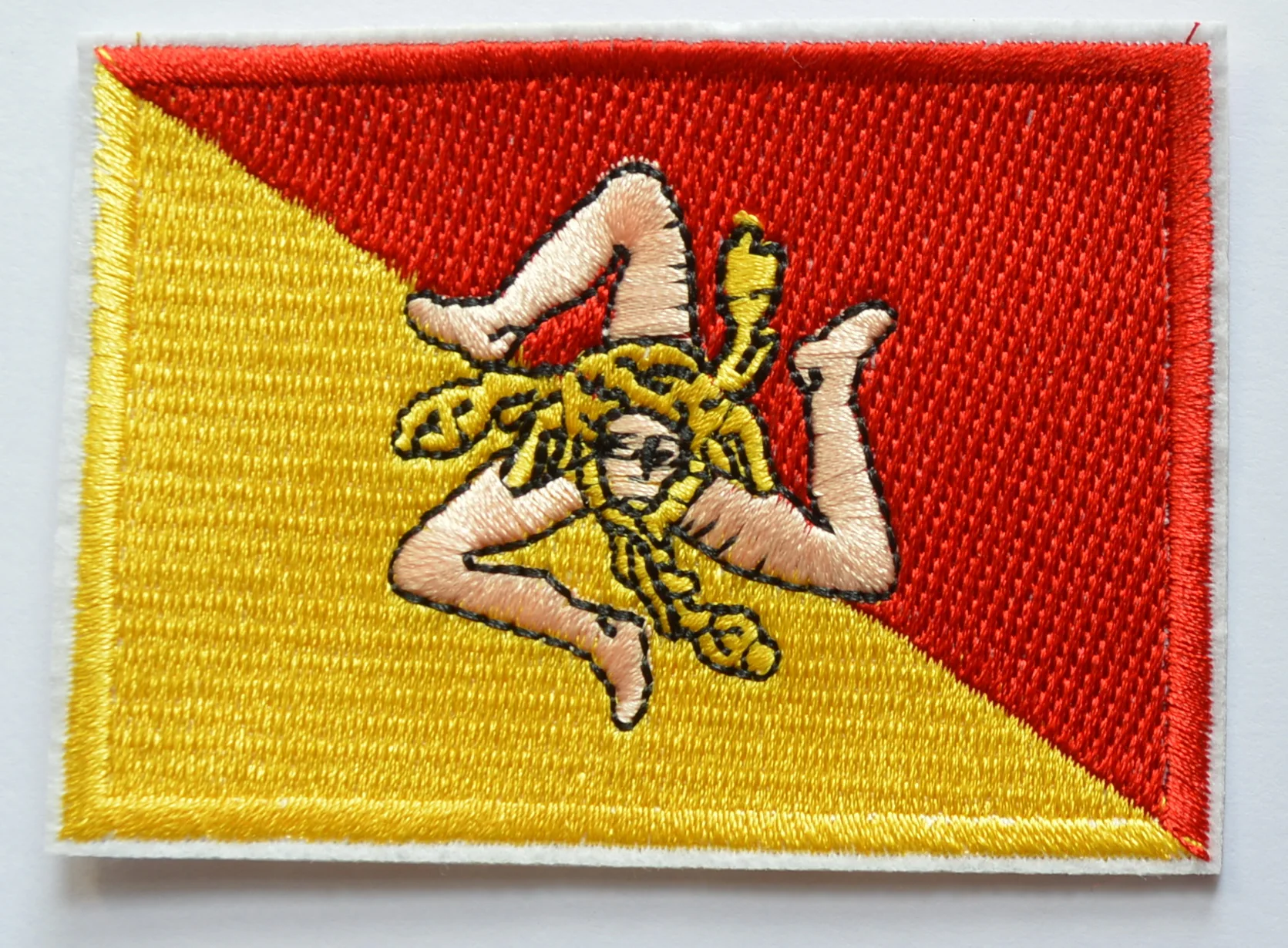 FLAG SICILIAN SICILY ITALY IRON ON PATCH EMBROIDERED WORLD APPLIQUE Trinacria ≈5.7*4.2 cm
FLAG SICILIAN SICILY ITALY IRON ON PATCH EMBROIDERED WORLD APPLIQUE Trinacria ≈5.7*4.2 cm