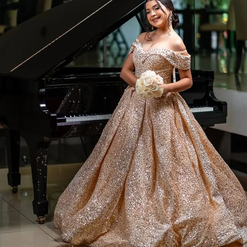 Customized Shiny champagne color Quinceanera Dress Tull crystal Lace vestidos de 15 Quinceanera
Customized Shiny champagne color Quinceanera Dress Tull crystal Lace vestidos de 15 Quinceanera