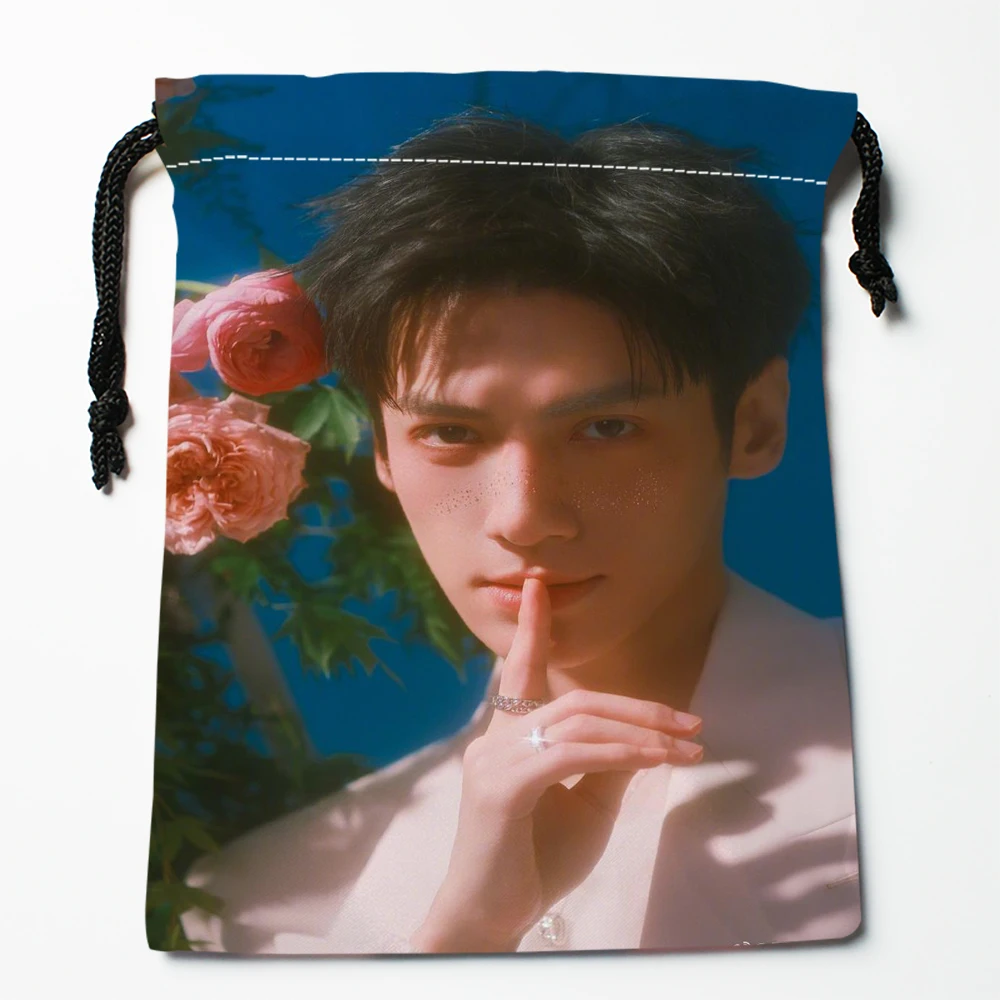 Luo Yunxi Travel Charger Storage Bag - Soft, Non Waterproof Electronic Accessory Box With Neutral Design
Luo Yunxi Travel Charger Storage Bag - Soft, Non Waterproof Electronic Accessory Box With Neutral Design