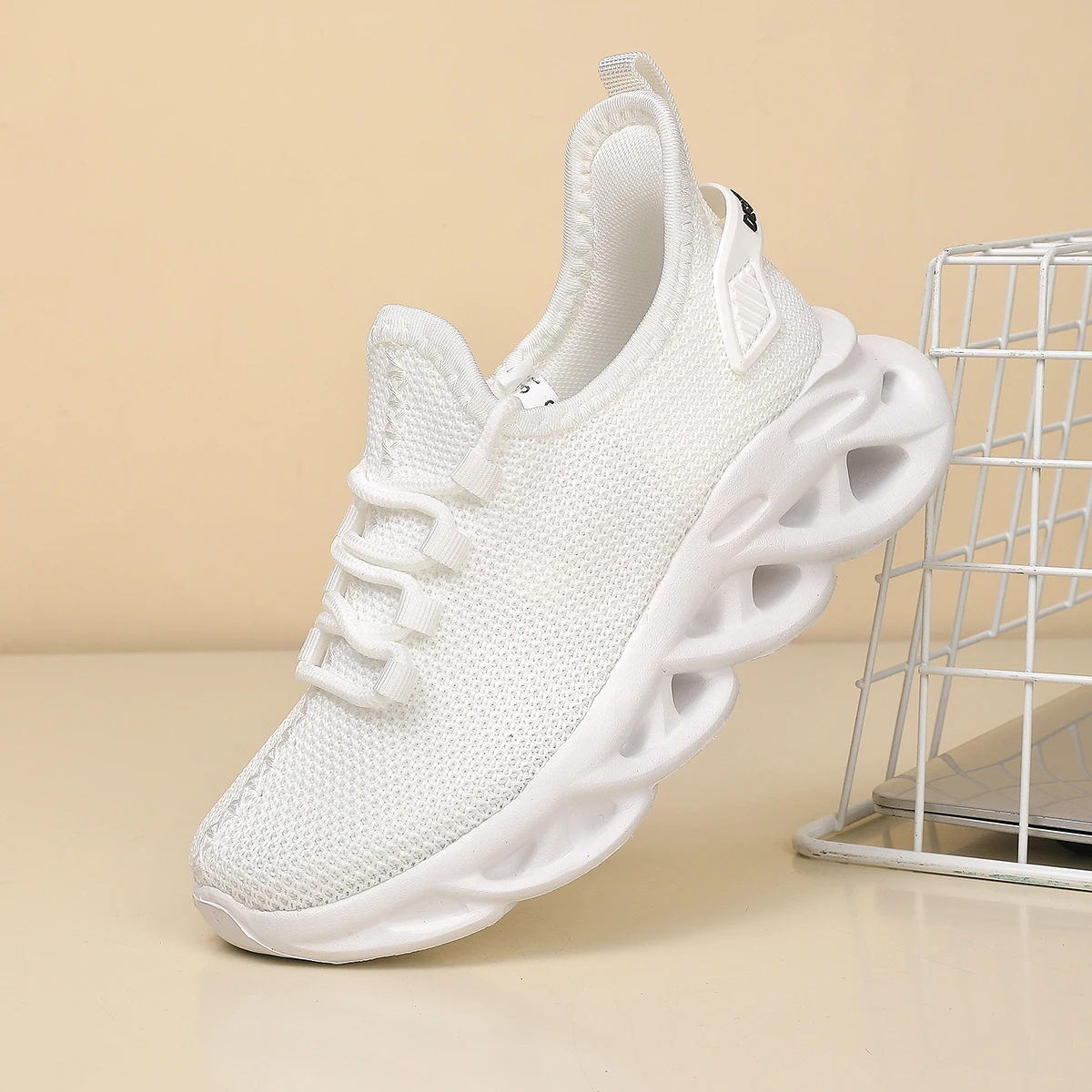 Детские кроссовки: модная спортивная обувь для мальчиков, беговые кроссовки для активного отдыха, обувь для родителей и детей, легкие повседневные кроссовки для мужчин и женщин
Детские кроссовки: модная спортивная обувь для мальчиков, беговые кроссовки для активного отдыха, обувь для родителей и детей, легкие повседневные кроссовки для мужчин и женщин