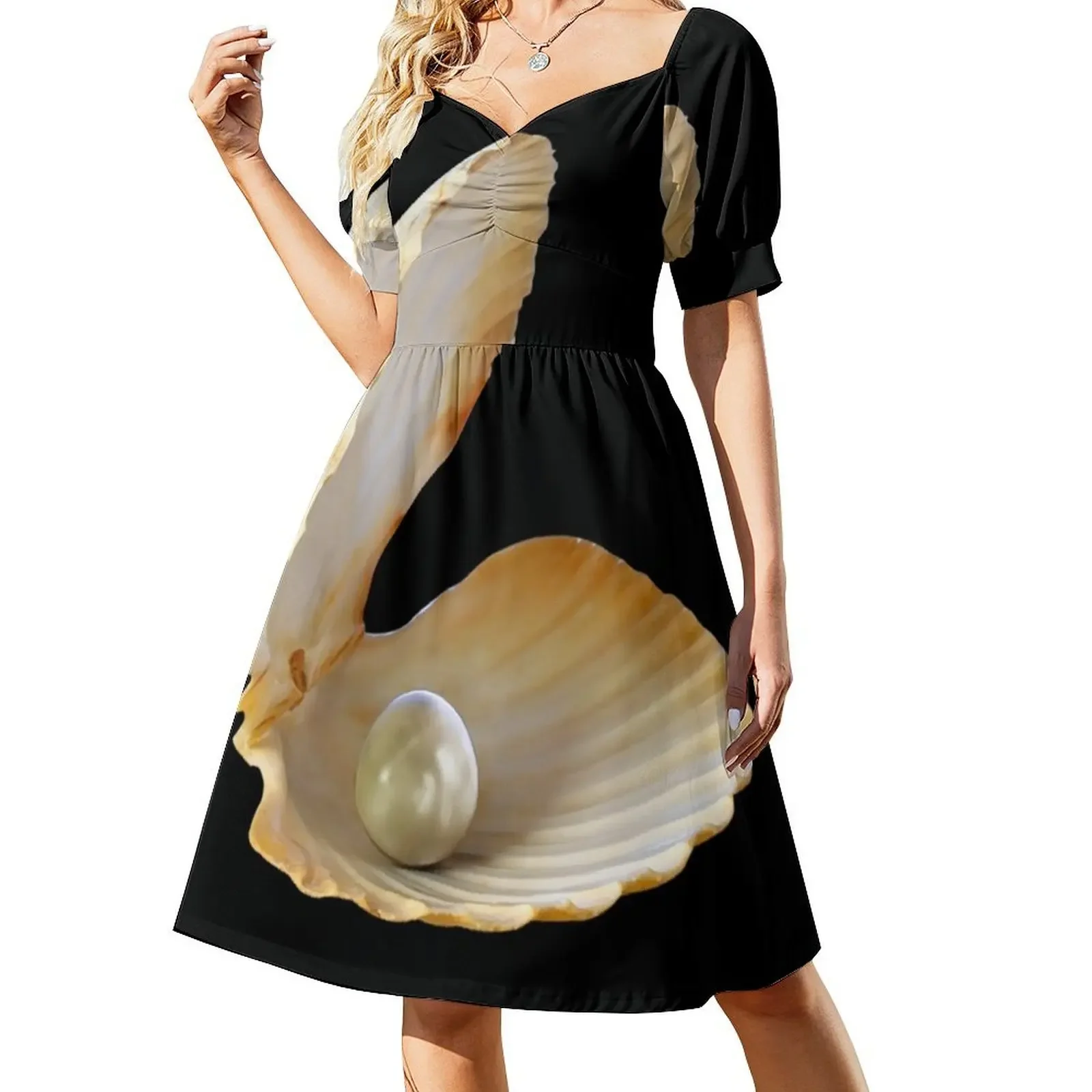 White clam shell, Seashell Pearl Short-Sleeved Dress Evening gown women's clothing trend 2025
White clam shell, Seashell Pearl Short-Sleeved Dress Evening gown women's clothing trend 2025
