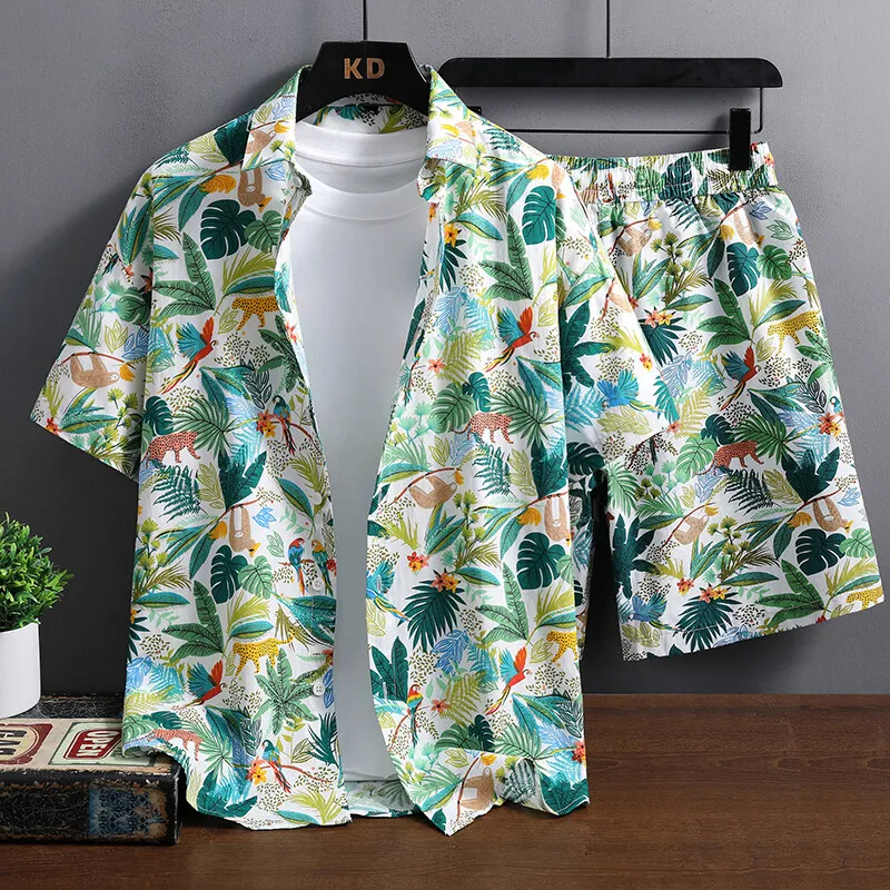 The new men's summer fashion, cool and versatile trendy printed shirt and shorts set is stylish and casual
The new men's summer fashion, cool and versatile trendy printed shirt and shorts set is stylish and casual