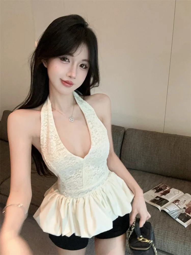 Summer Pure Desire Deep V-neck Splice Lace Short T-shirt Sexy Halter Top Super Slim Vest Strap City Walk Knitted Knot
Summer Pure Desire Deep V-neck Splice Lace Short T-shirt Sexy Halter Top Super Slim Vest Strap City Walk Knitted Knot