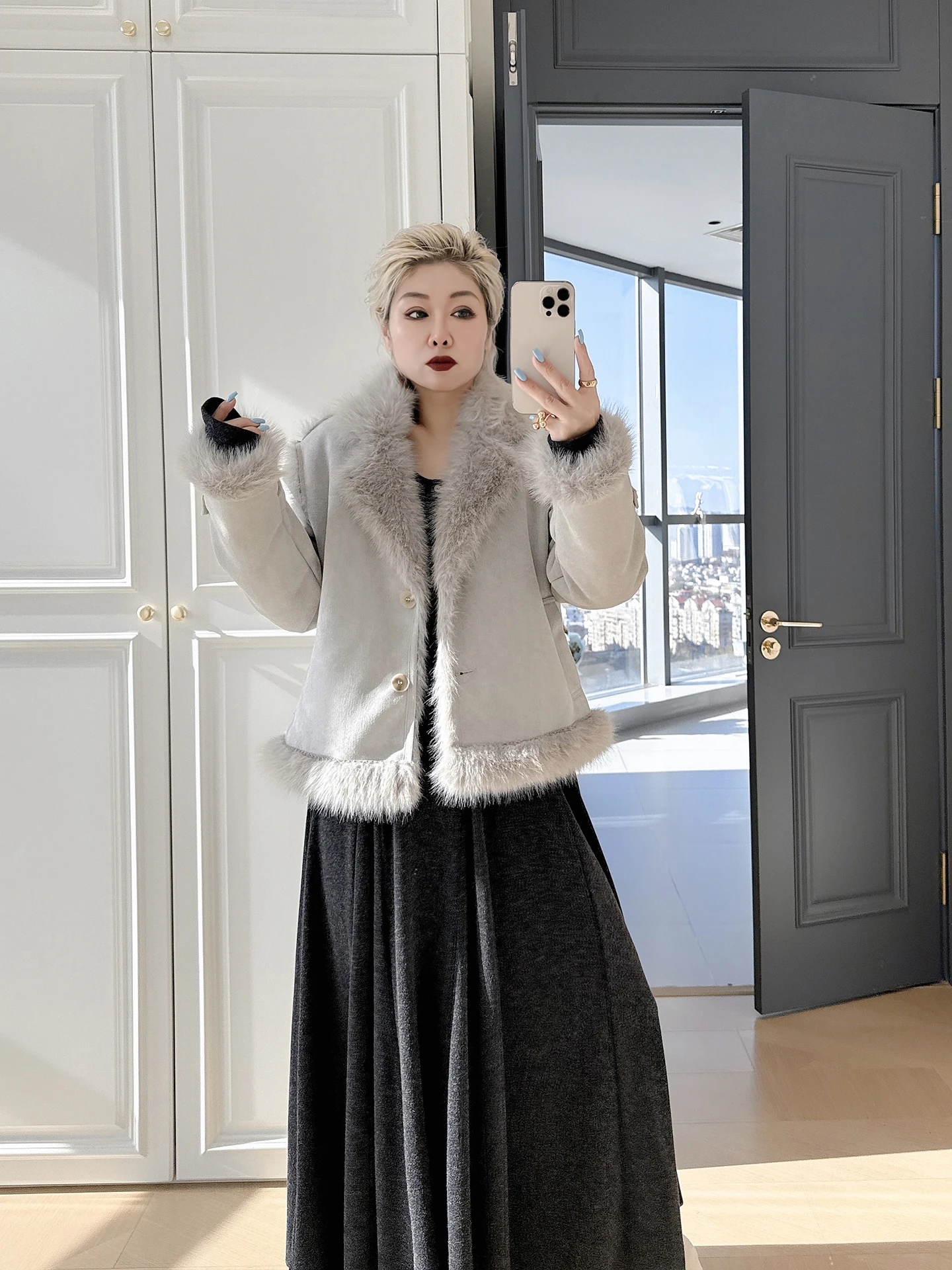 Корейская зимняя утепленная мотоциклетная куртка больших размеров с мехом, модная верхняя одежда для полных девушек весом более 200 фунтов, из замши и кожи
Корейская зимняя утепленная мотоциклетная куртка больших размеров с мехом, модная верхняя одежда для полных девушек весом более 200 фунтов, из замши и кожи