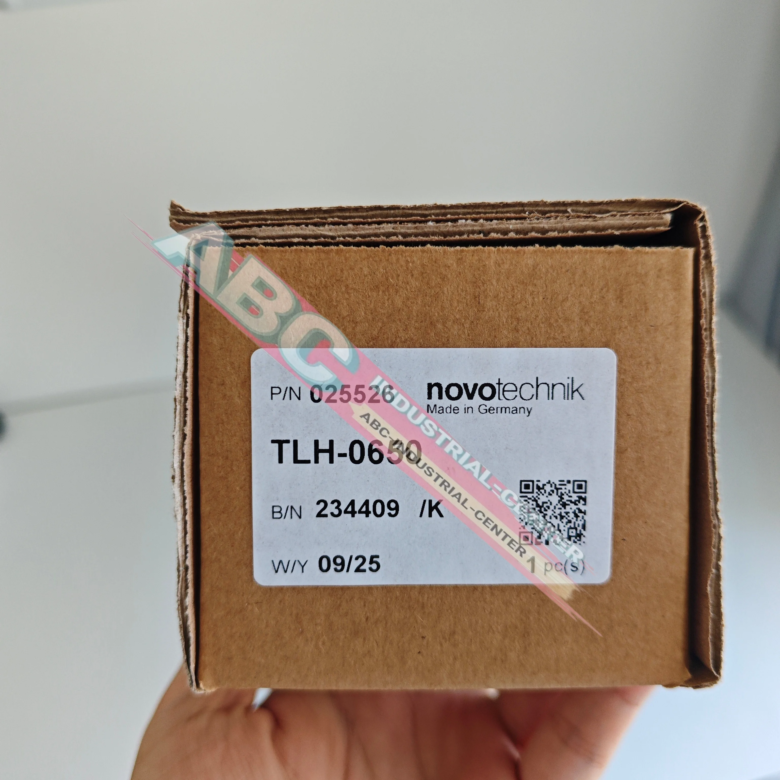 TLH-0650 Linear Position Transducer Brand new
TLH-0650 Linear Position Transducer Brand new