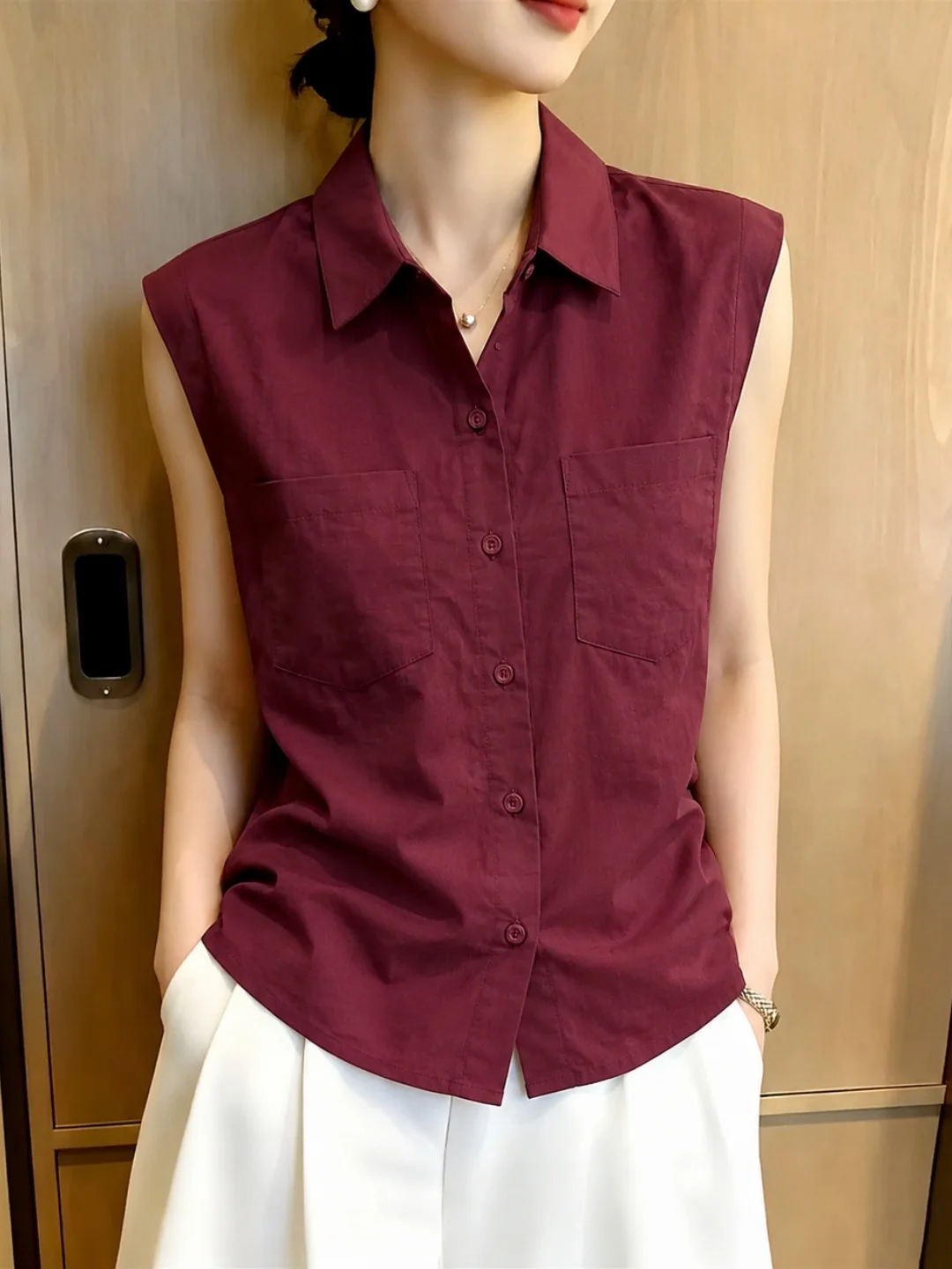 Fashionable Collar Sleeveless Shirt Women's Commute Style Single Button Design Slimming Straight Fit Silk Top Summer 2026
Fashionable Collar Sleeveless Shirt Women's Commute Style Single Button Design Slimming Straight Fit Silk Top Summer 2026
