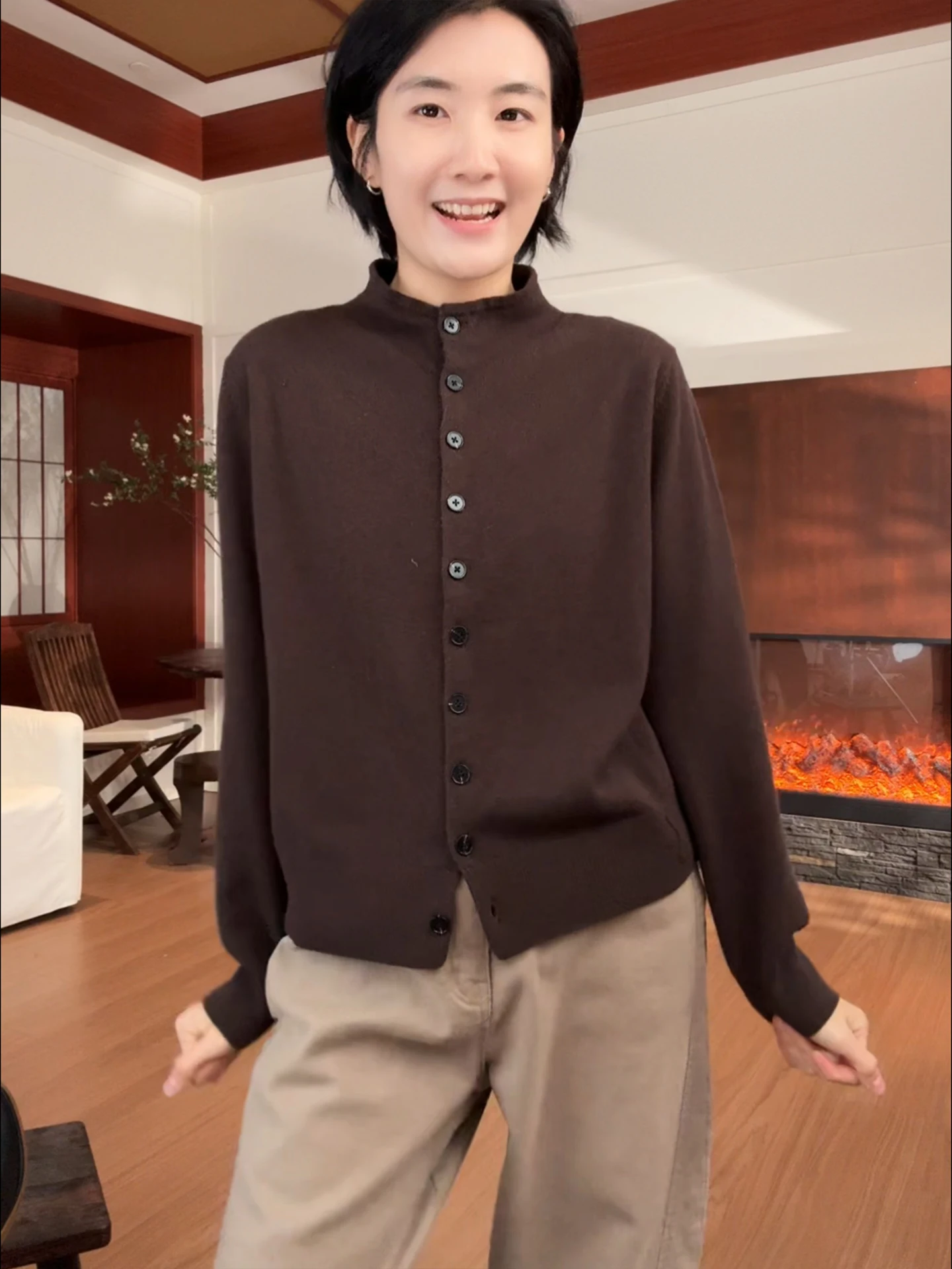 Женский вязаный кардиган Langqing Coffee Wool: утепленный, повседневный, теплый, мягкий, однотонный, стандартный крой
Женский вязаный кардиган Langqing Coffee Wool: утепленный, повседневный, теплый, мягкий, однотонный, стандартный крой