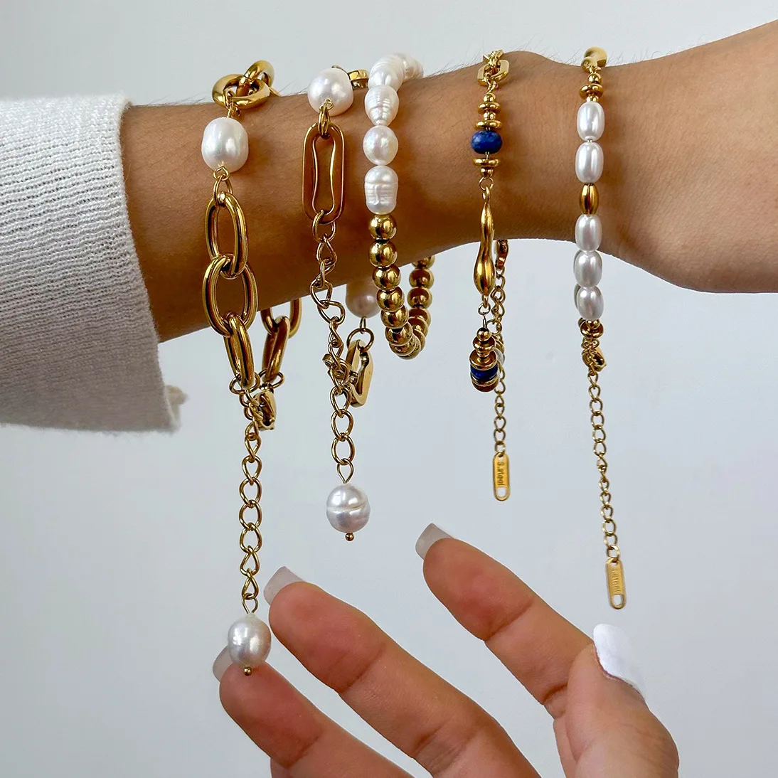 Coin Bracelet Gift for Her Baroque Stainless Steel Bracelet Wedding Jewelry Elegant Pearl Bracelet Modern Jewelry
Coin Bracelet Gift for Her Baroque Stainless Steel Bracelet Wedding Jewelry Elegant Pearl Bracelet Modern Jewelry