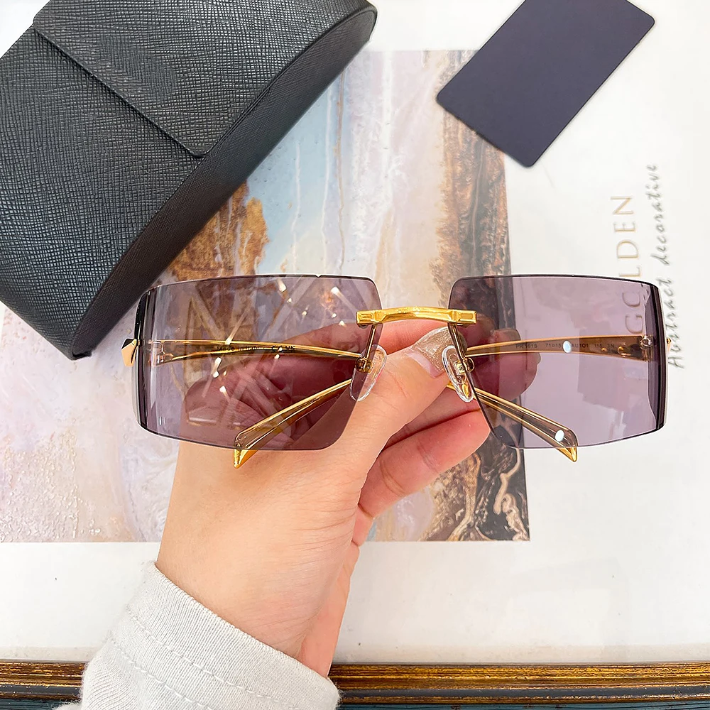Unique Design Rimless Goggle Style Sunglasses For Men and Women Large Lense Light Luxury Customizable lenses Alloy Frame
Unique Design Rimless Goggle Style Sunglasses For Men and Women Large Lense Light Luxury Customizable lenses Alloy Frame