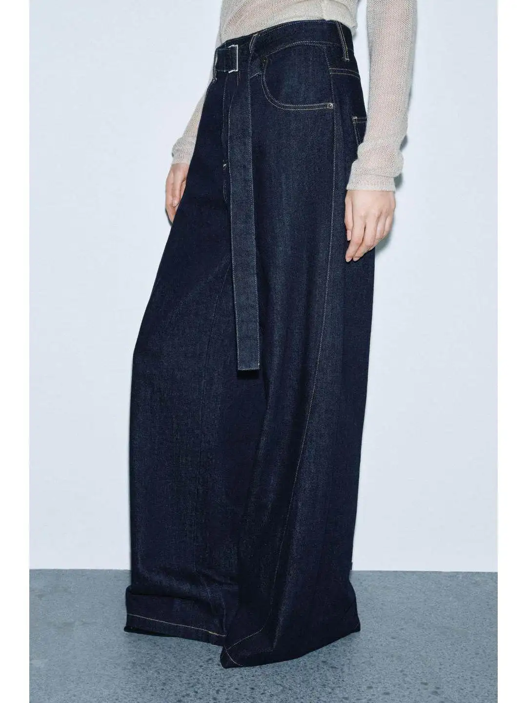 High Waist Wide Leg Jeans Casual Versatile Belt Decoration Deep Color Loose Fit Four Seasons Universal High Waist Jeans
High Waist Wide Leg Jeans Casual Versatile Belt Decoration Deep Color Loose Fit Four Seasons Universal High Waist Jeans