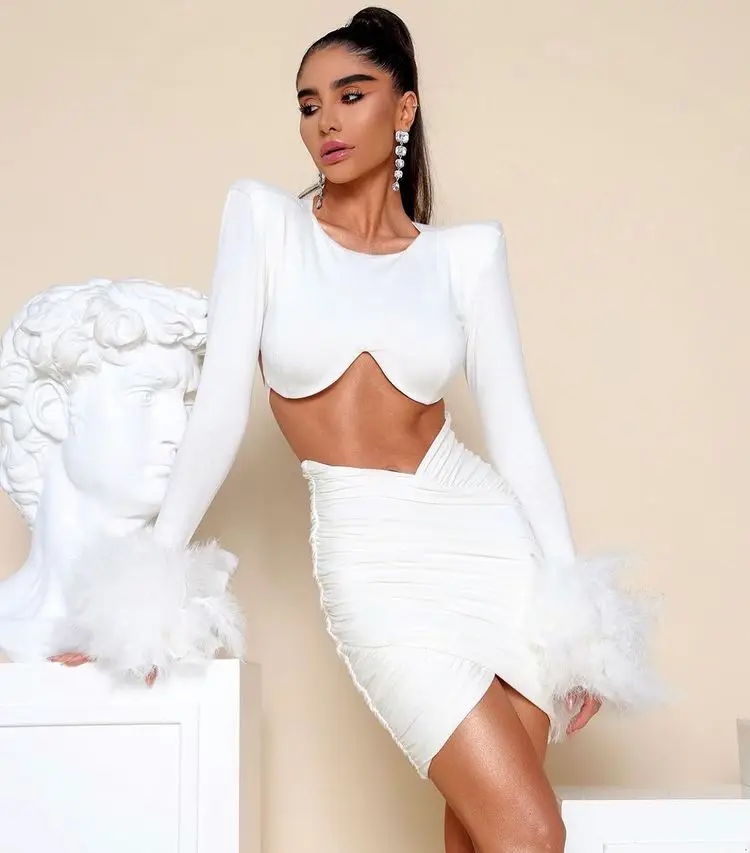 Sexy Two Pieces Feathers Prom Dresses Long Sleeves Mini Length Women Bodycon Cocktail Dress Pleated Blazer Night Club Dress
Sexy Two Pieces Feathers Prom Dresses Long Sleeves Mini Length Women Bodycon Cocktail Dress Pleated Blazer Night Club Dress