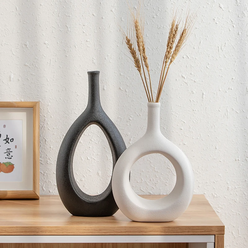 White Hollow Out Flower Vase Modern Minimalist Dining Table Living Room Decoration Nodic Home Decoration Dry Vase Ceramic Vase
White Hollow Out Flower Vase Modern Minimalist Dining Table Living Room Decoration Nodic Home Decoration Dry Vase Ceramic Vase