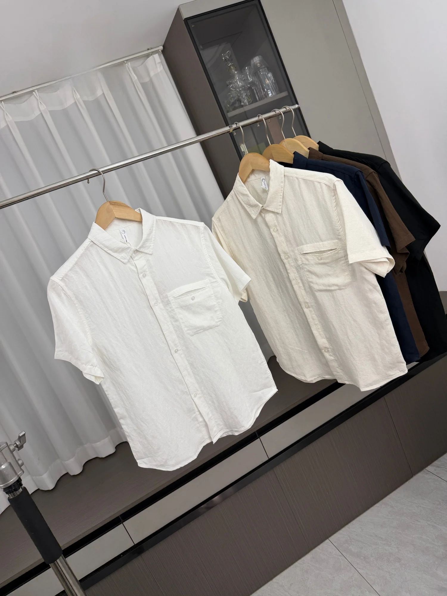 Linen Shirt Men's Summer Casual Breathable Short Sleeve Turn-down Collar Lightweight Regular Fit Urban Fashion
Linen Shirt Men's Summer Casual Breathable Short Sleeve Turn-down Collar Lightweight Regular Fit Urban Fashion