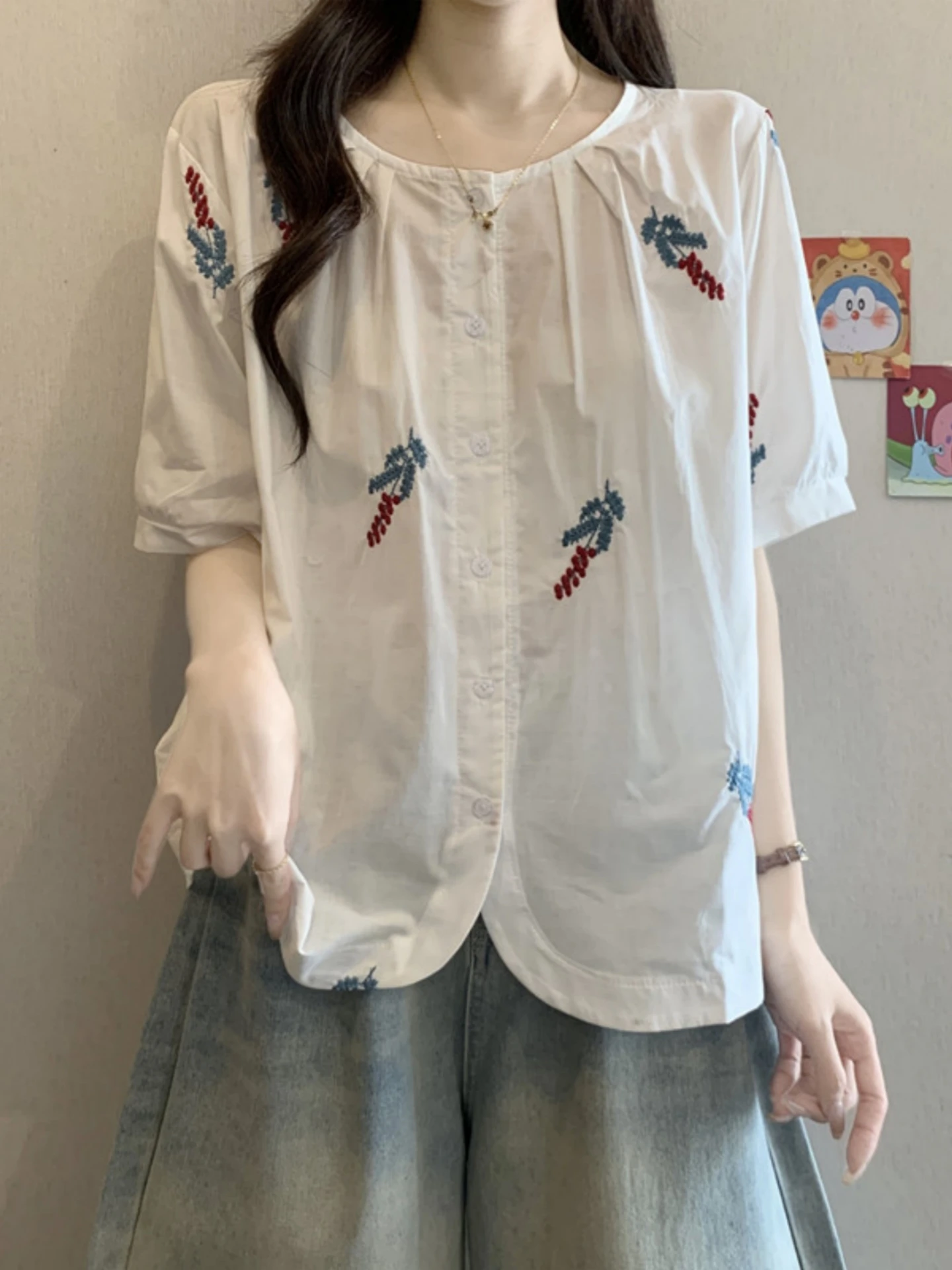 Retro Embroidered Short Sleeve Women's Blouse Summer 2026 New plus Size Slimming Age-Defying White Shirt Korean Style Commute...
Retro Embroidered Short Sleeve Women's Blouse Summer 2026 New plus Size Slimming Age-Defying White Shirt Korean Style Commute...