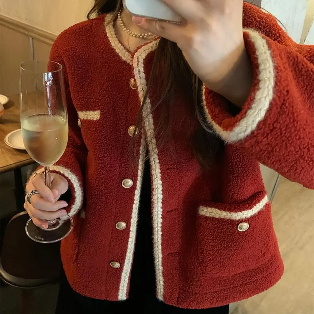 Red Small Fragrant Lamb Plush Jacket Women's Autumn Winter Fleece-Lined Thickened Velvet Design Niche Top
Red Small Fragrant Lamb Plush Jacket Women's Autumn Winter Fleece-Lined Thickened Velvet Design Niche Top