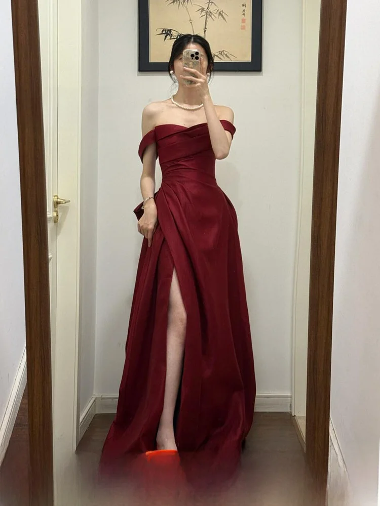 Red One-Shoulder Satin Evening Gown Women's Bridesmaid Dress Luxury Wedding Ceremony Reception Return Home Wine Serving Suit
Red One-Shoulder Satin Evening Gown Women's Bridesmaid Dress Luxury Wedding Ceremony Reception Return Home Wine Serving Suit