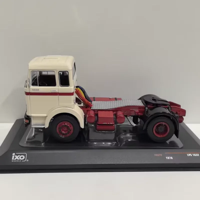 IXO масштаб 1/43 LPS 1632 1970, имитация сплава, модель автомобиля, статическая коллекция, украшенные праздничные подарки, игрушки, сувенирный подарок
IXO масштаб 1/43 LPS 1632 1970, имитация сплава, модель автомобиля, статическая коллекция, украшенные праздничные подарки, игрушки, сувенирный подарок