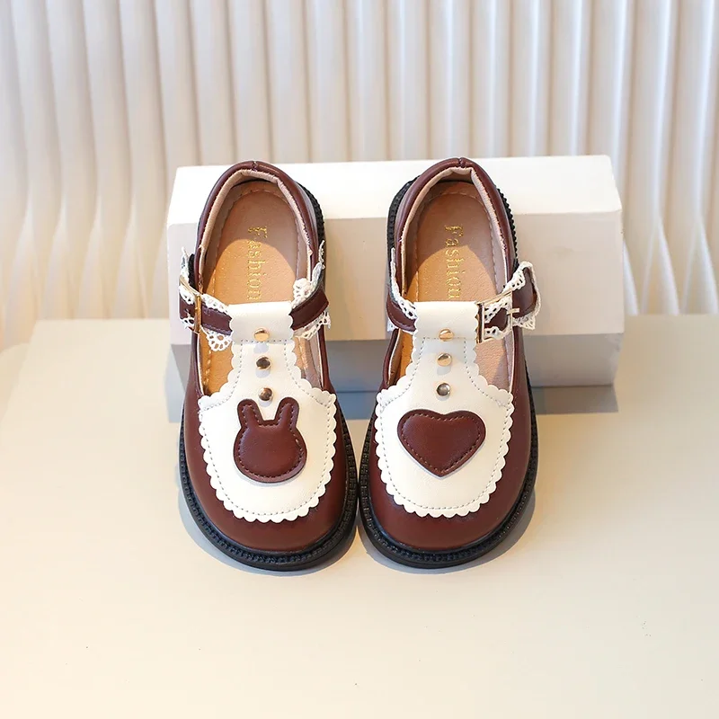 Kids Leather Shoes for Girls T-strap Cute Fashion Princess with Heart Soft Sweet Kids Flats for Wedding Party 2024 Spring Autumn
Kids Leather Shoes for Girls T-strap Cute Fashion Princess with Heart Soft Sweet Kids Flats for Wedding Party 2024 Spring Autumn