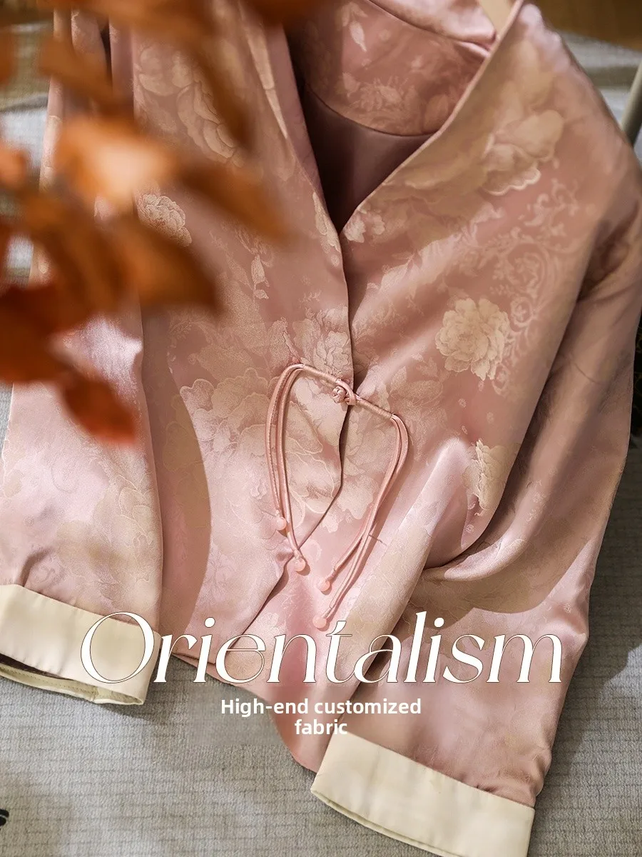 New Chinese Style Short Jacket Women's V-neck Long Sleeve Silk Lyocell Coat with One-word Flowing Beauty Button by Xiao Er
New Chinese Style Short Jacket Women's V-neck Long Sleeve Silk Lyocell Coat with One-word Flowing Beauty Button by Xiao Er