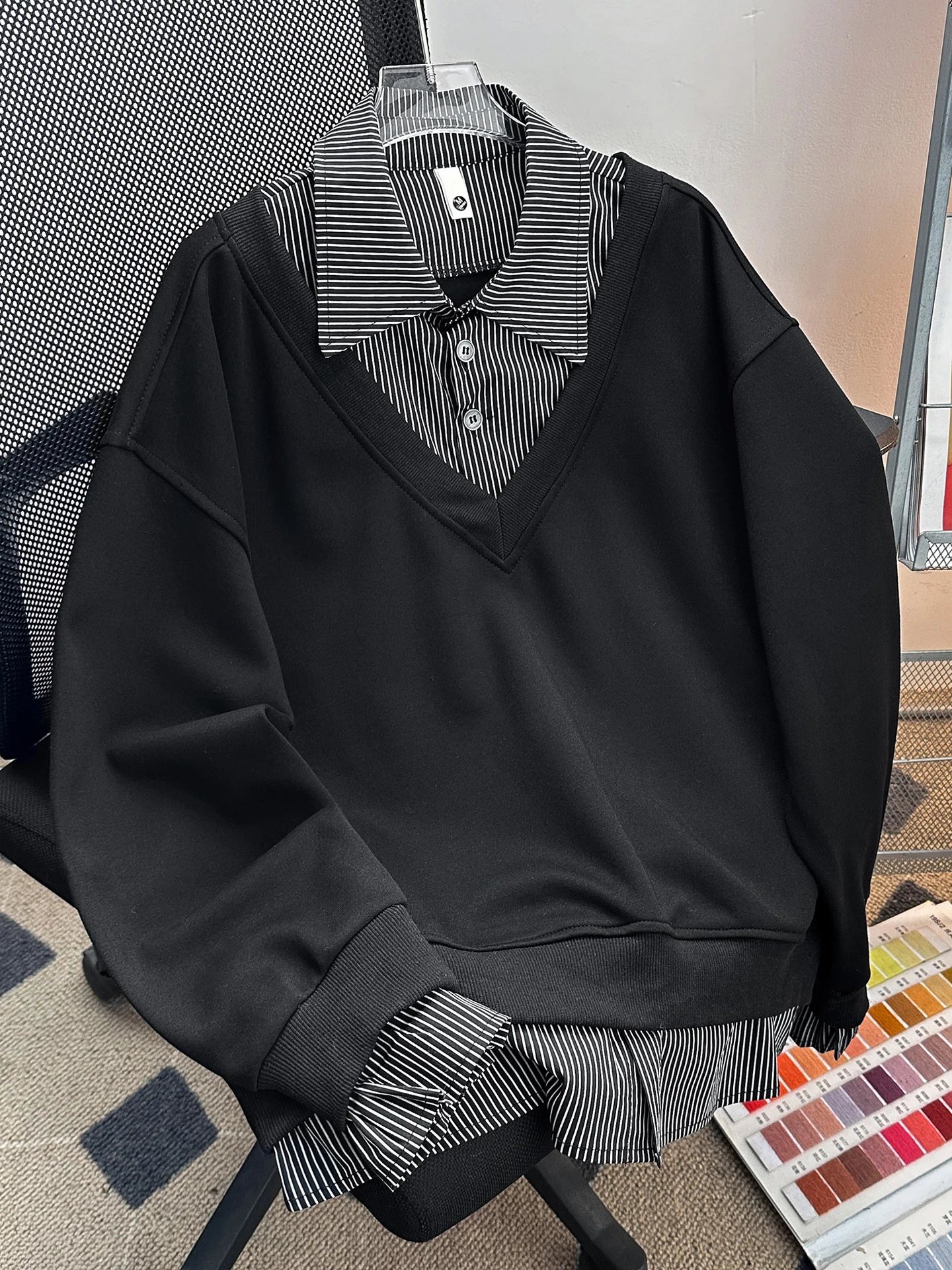 Casual American Sle Patchwork Hoodie Spring Autumn Men's Striped Loose Fit Spor Trendy No Hat Top for Students And Travel
Casual American Sle Patchwork Hoodie Spring Autumn Men's Striped Loose Fit Spor Trendy No Hat Top for Students And Travel