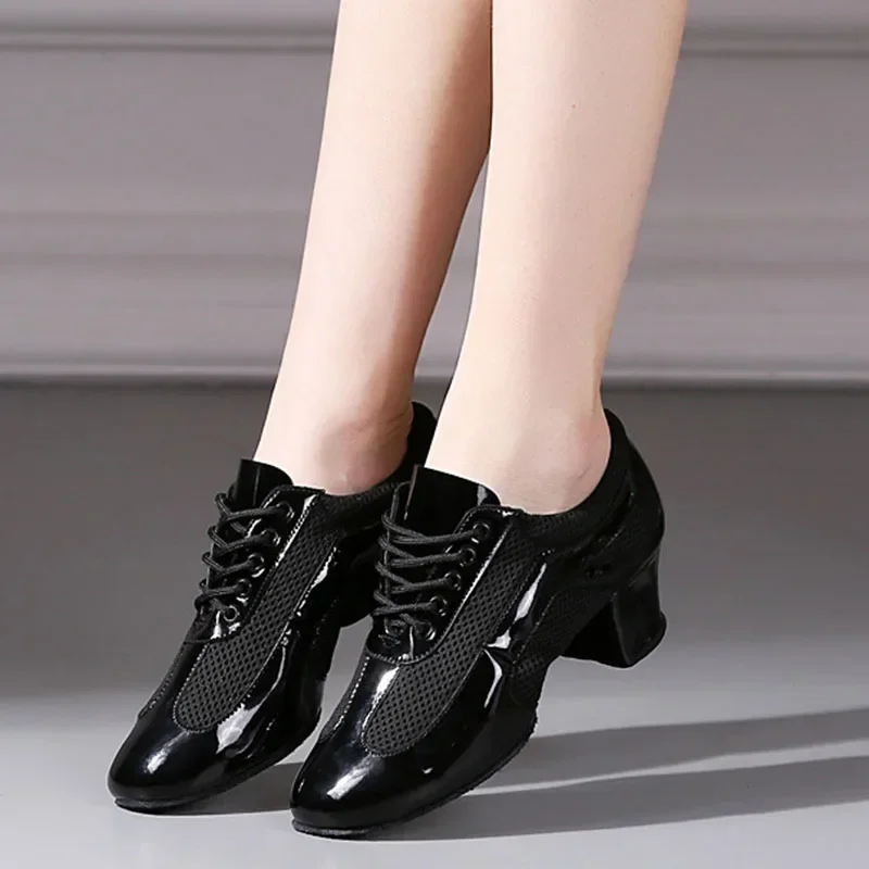 Latin Dance Shoes Ballroom Modern Tango Jazz soft sole Shoes practice dance shoes Men and Woman Dance Sneaker size
Latin Dance Shoes Ballroom Modern Tango Jazz soft sole Shoes practice dance shoes Men and Woman Dance Sneaker size